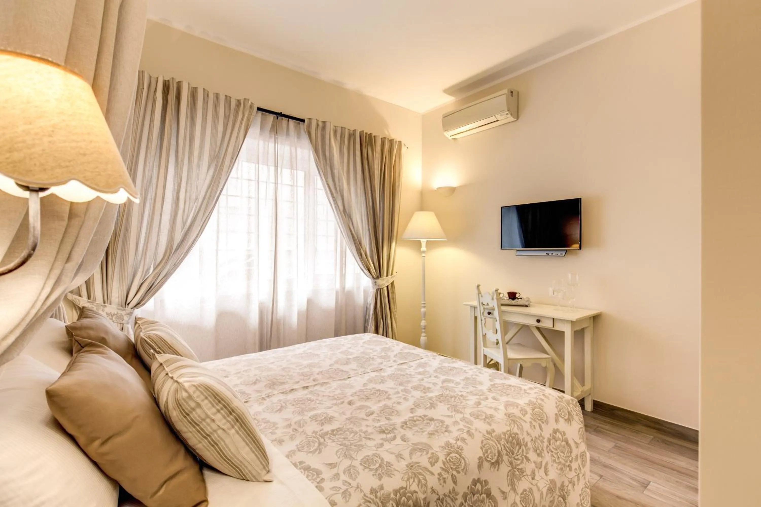 Bedroom, Bed in Casa Tua Vaticano Guest House