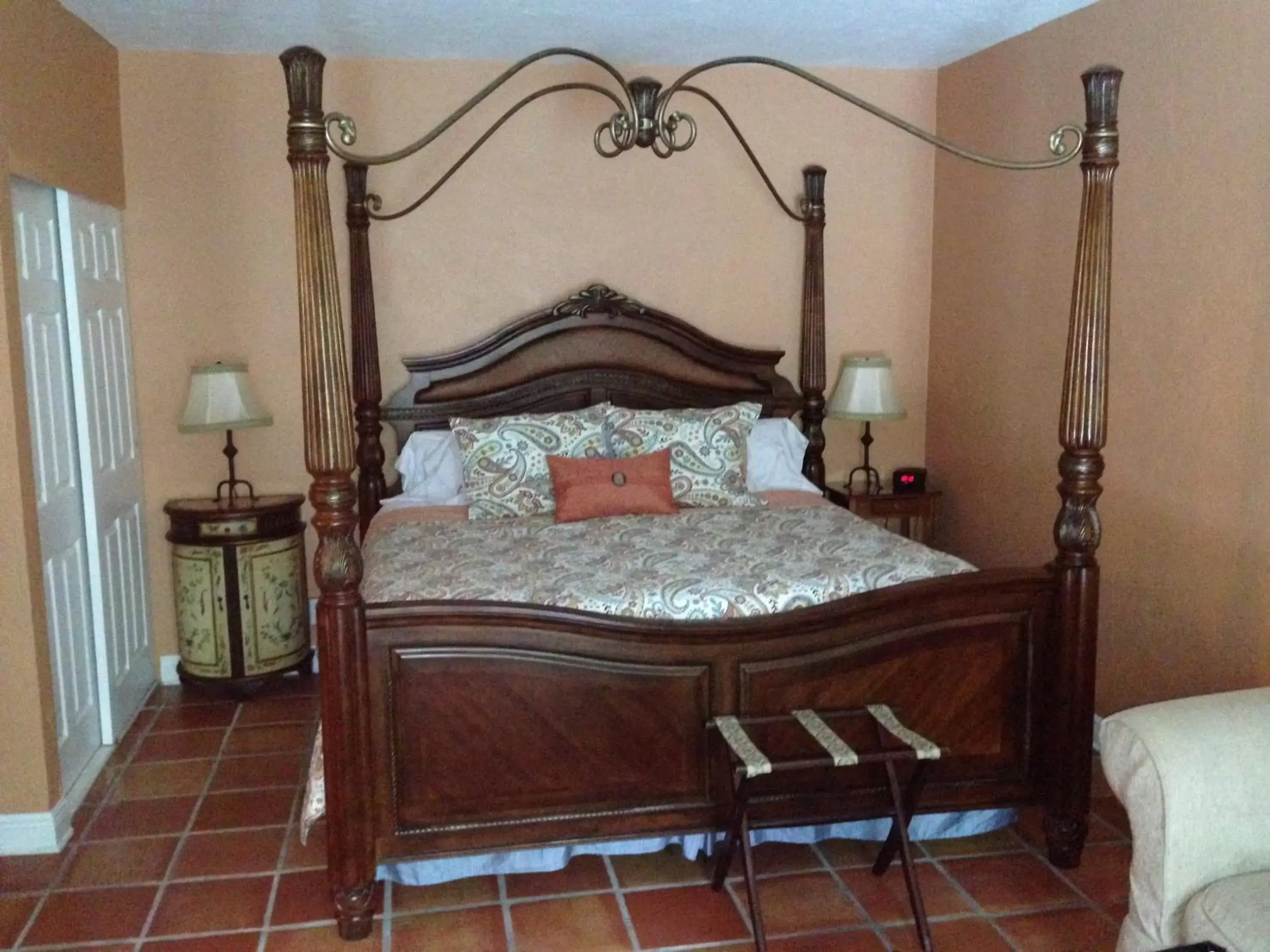 Cottage Suite in Mango Inn Bed and Breakfast Cottage Suite in Mango Inn Bed and Breakfast