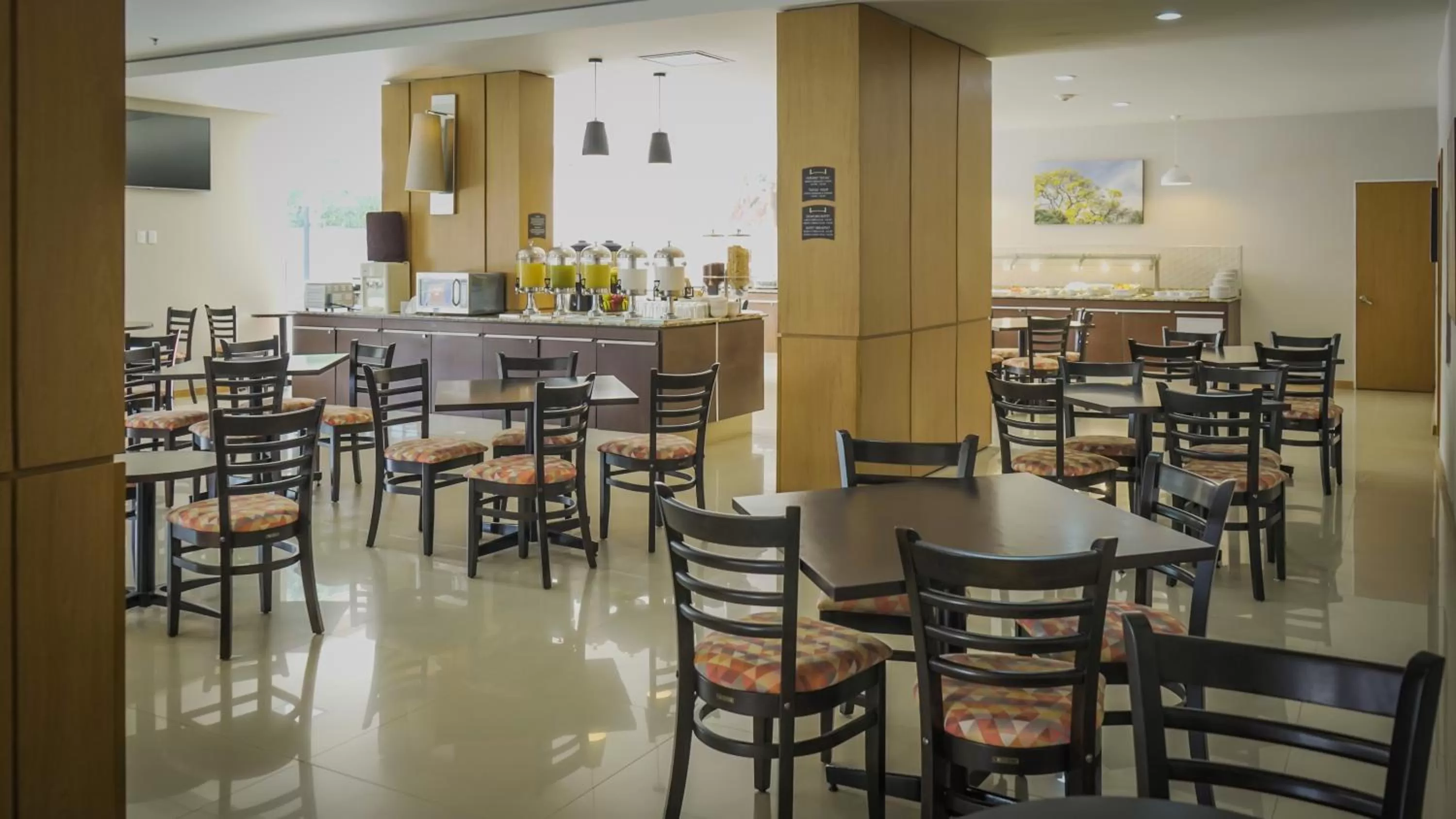 Restaurant/places to eat in Staybridge Suites Guadalajara Expo by IHG