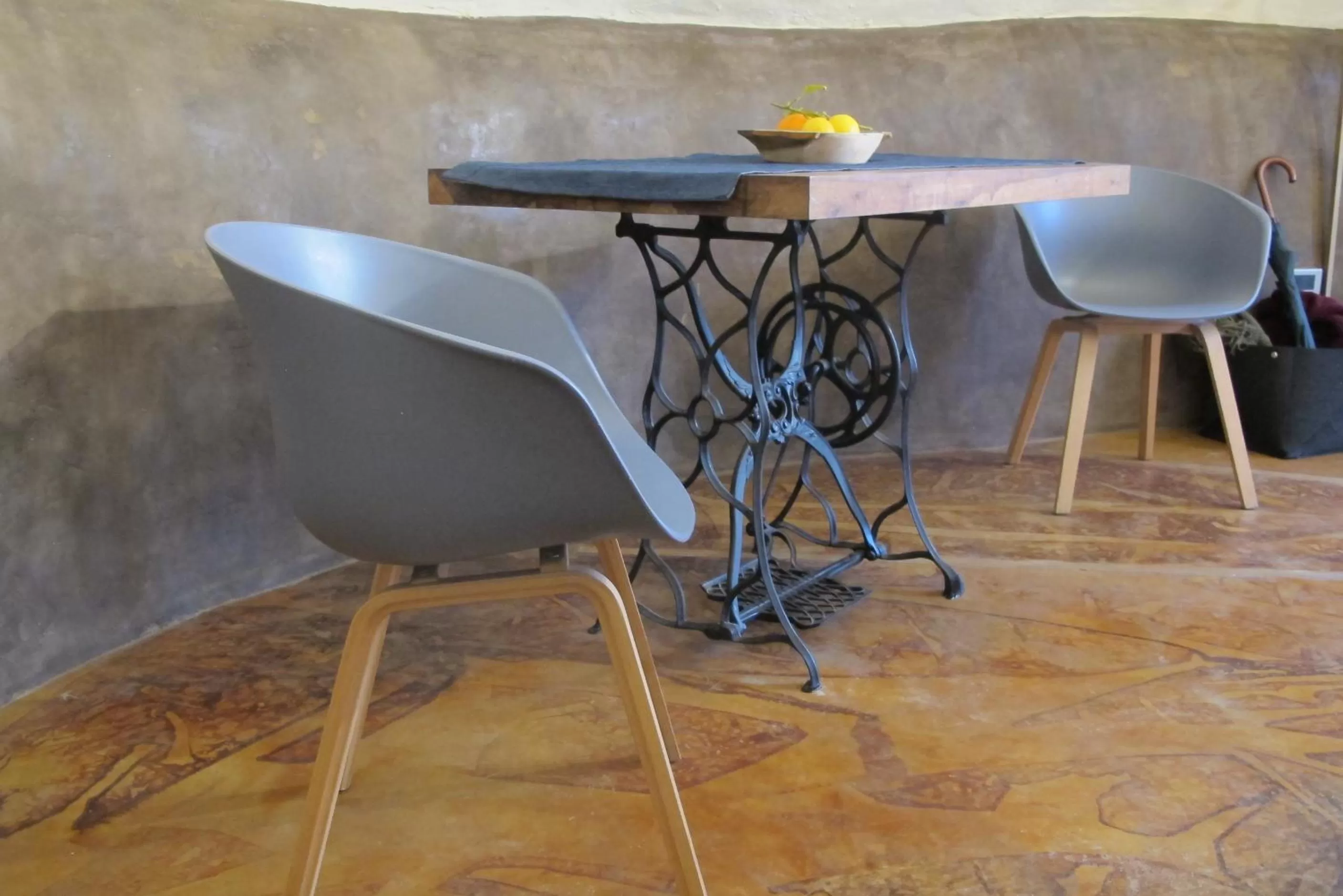 Dining area in Caliu Earthship Ecolodge