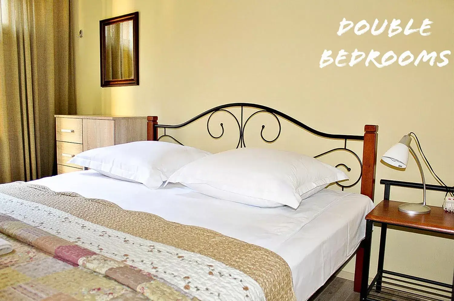 Double Room with Private Bathroom in Red Fox Guesthouse Double Room with Private Bathroom in Red Fox Guesthouse