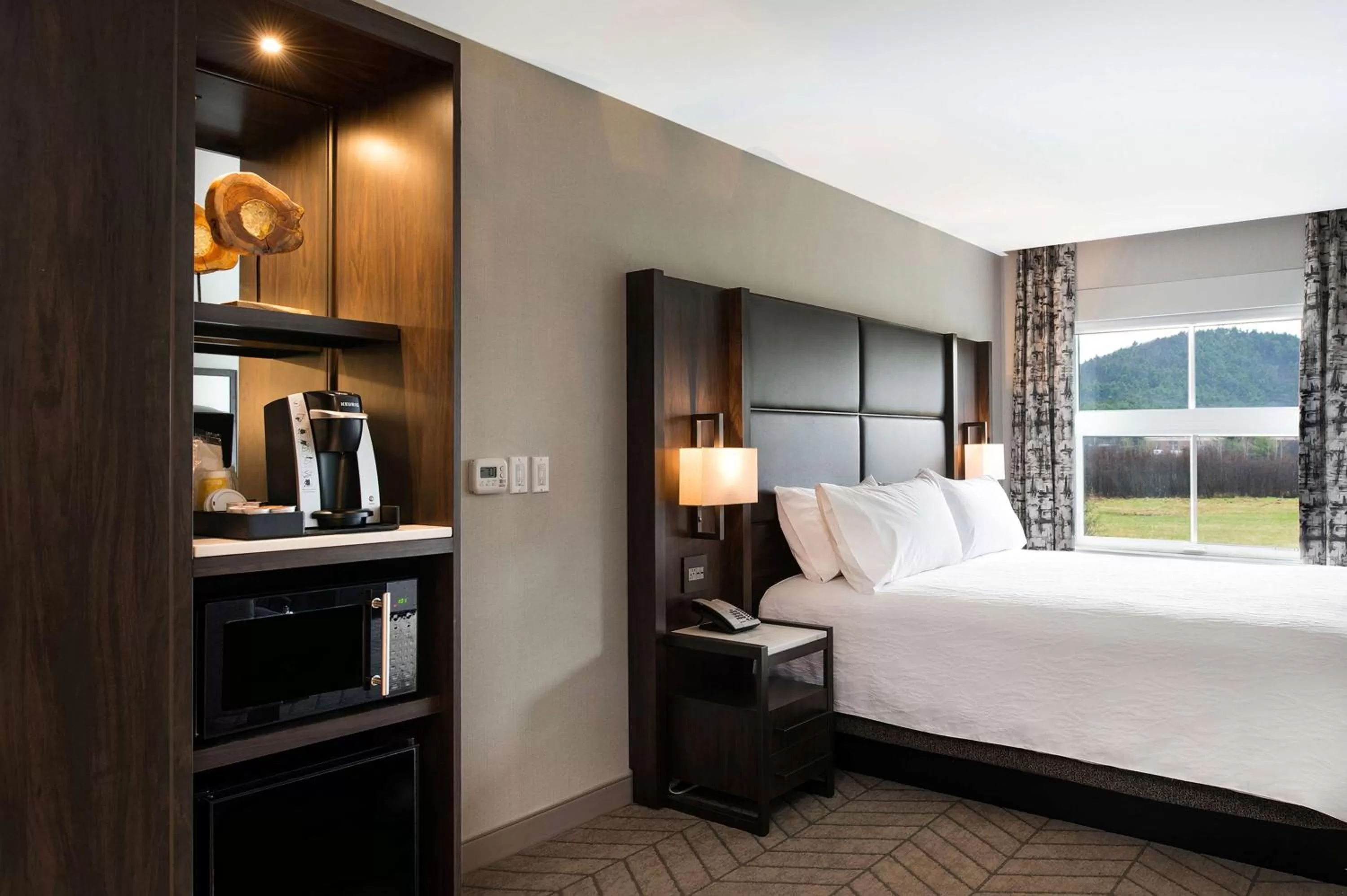 Bed in Hilton Garden Inn Hanover Lebanon