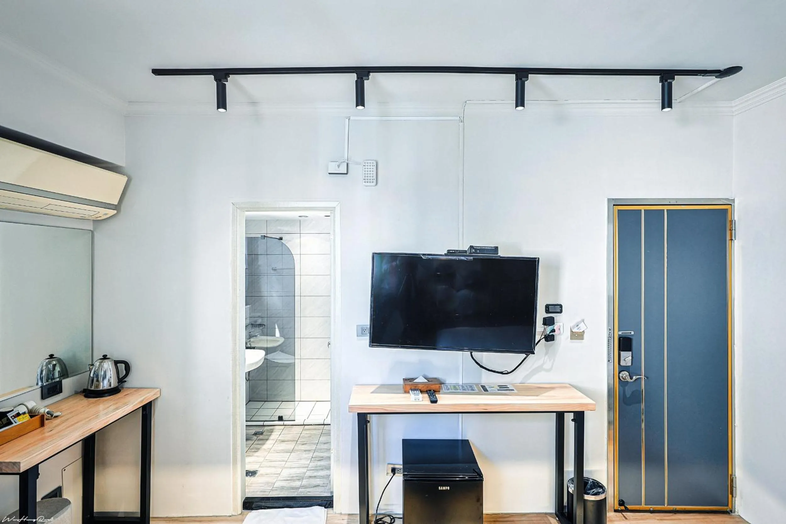 TV and multimedia in 亞馨文旅 近東大門夜市 有免費停車場 可自助入住