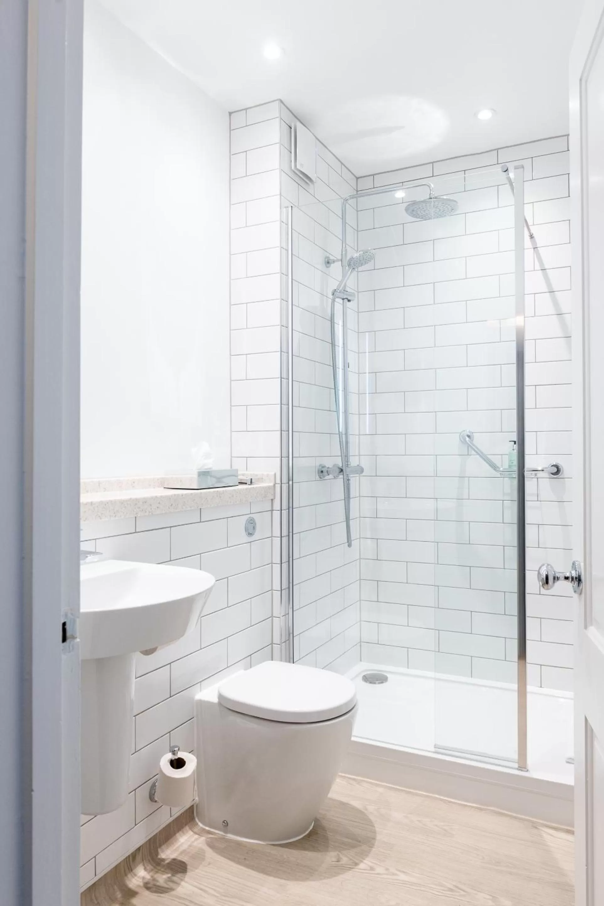 Bathroom in The Oatlands Chaser by Innkeeper's Collection