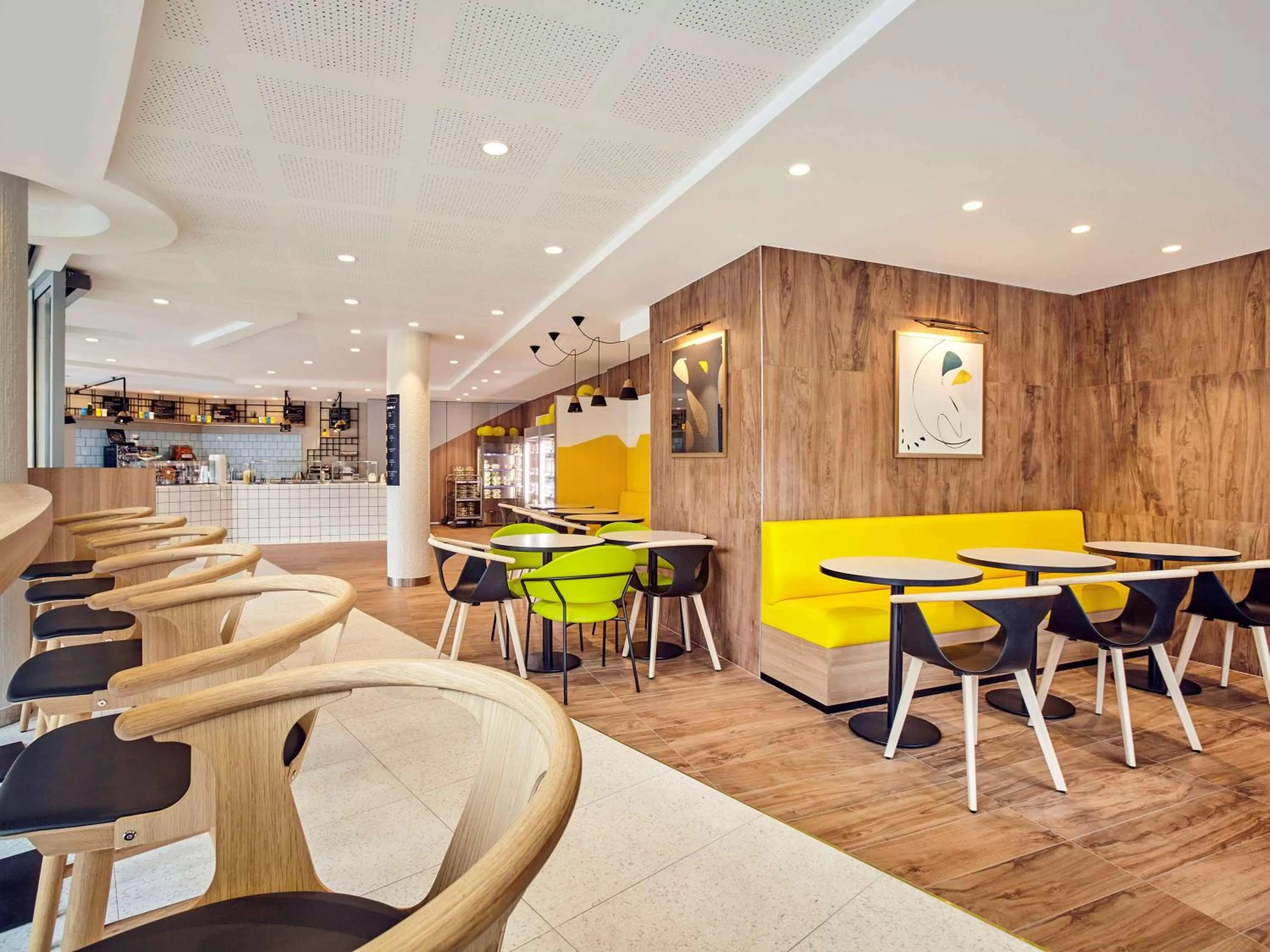 Property building in Mercure Paris la Défense Grande Arche