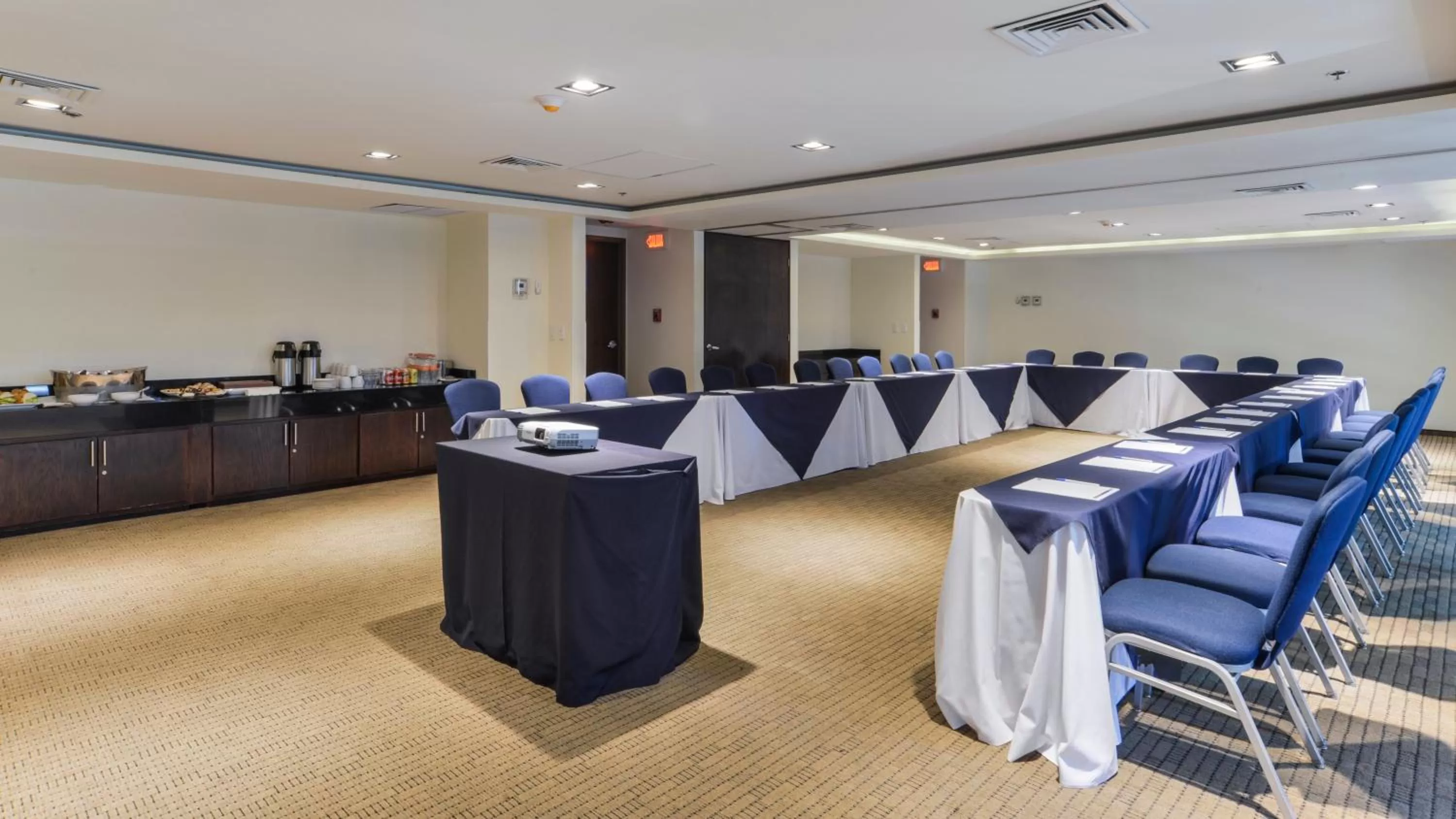 Meeting/conference room in Holiday Inn Express Culiacan by IHG