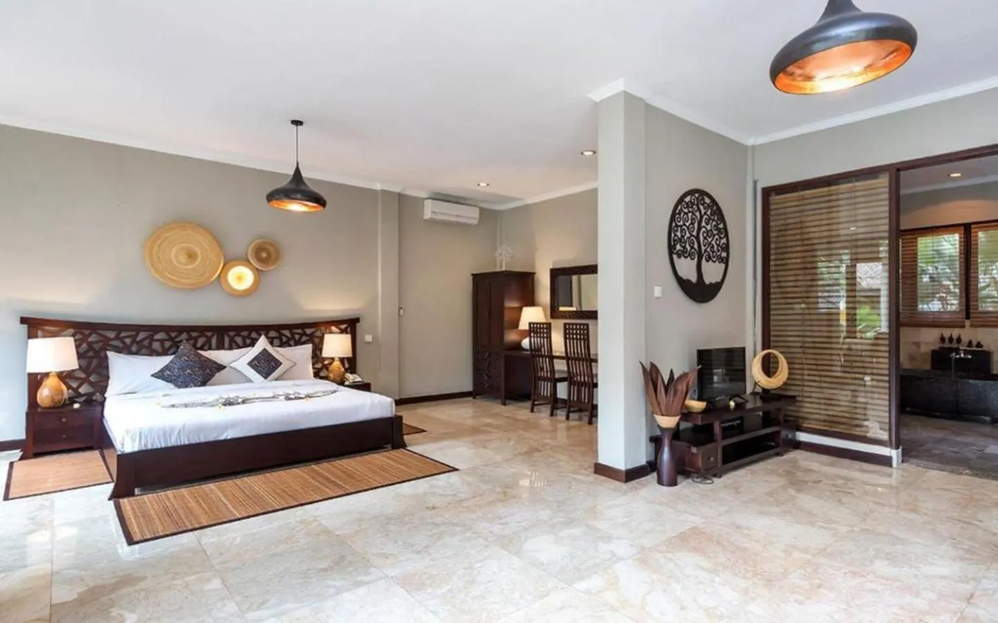 Bed in Suara Air Luxury Villa Ubud