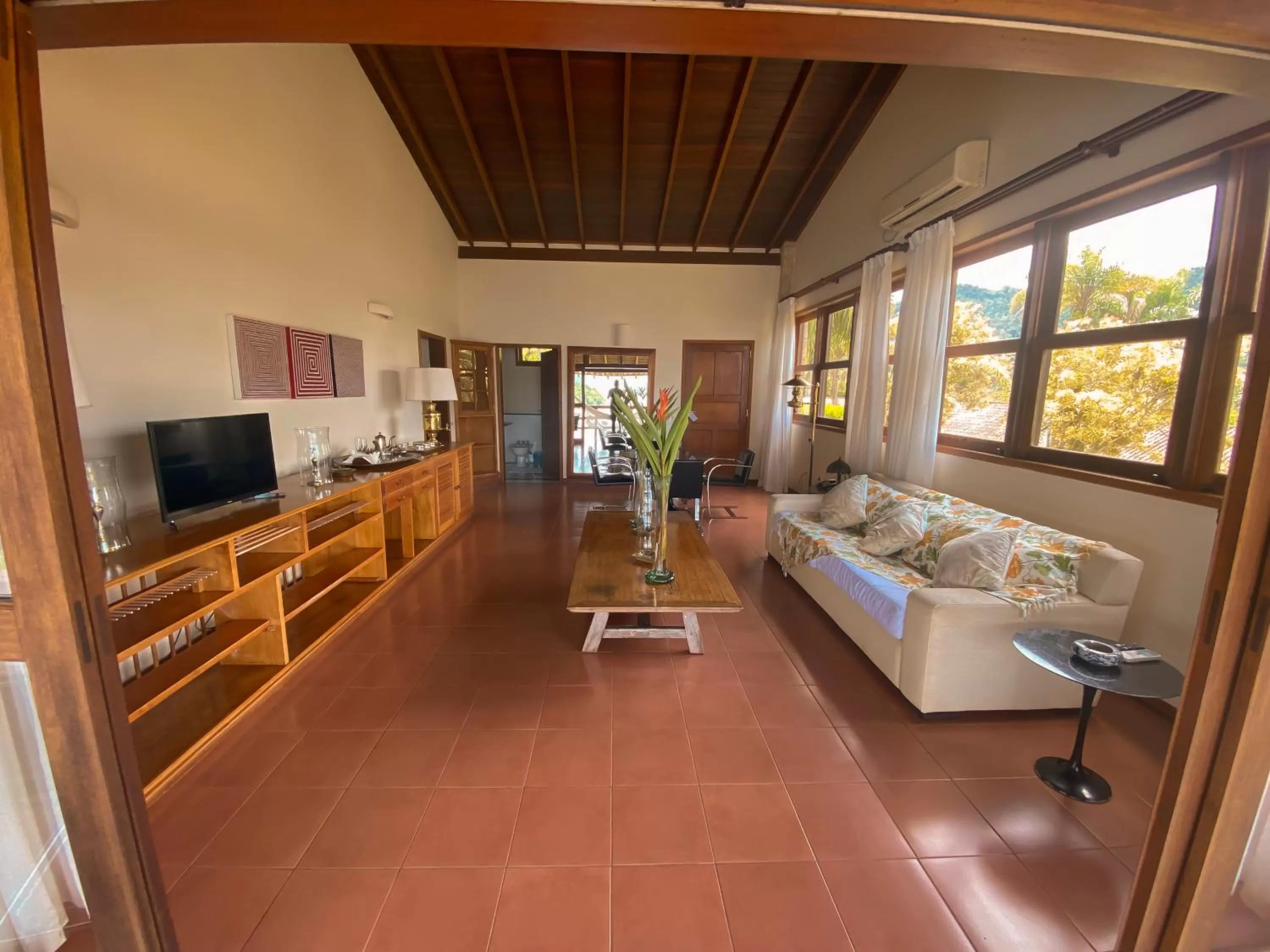 TV and multimedia, Seating Area in Santa Clara Hotel