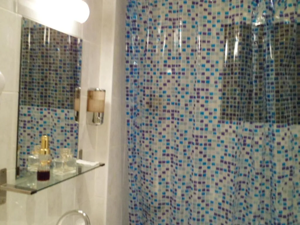 Bathroom in Hôtel De Paris Opera