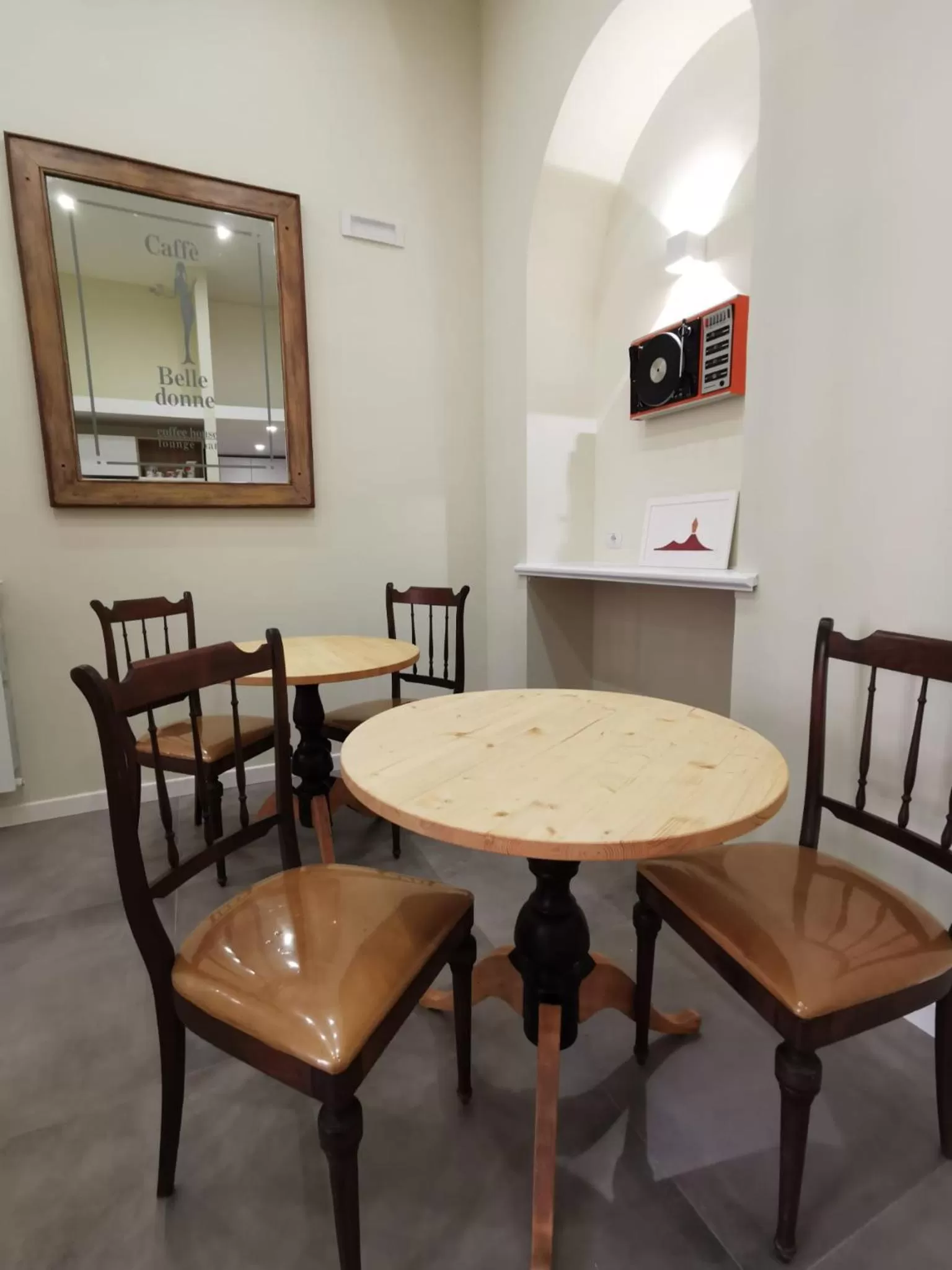 Restaurant/places to eat in A I R NaCasaBella Napoli