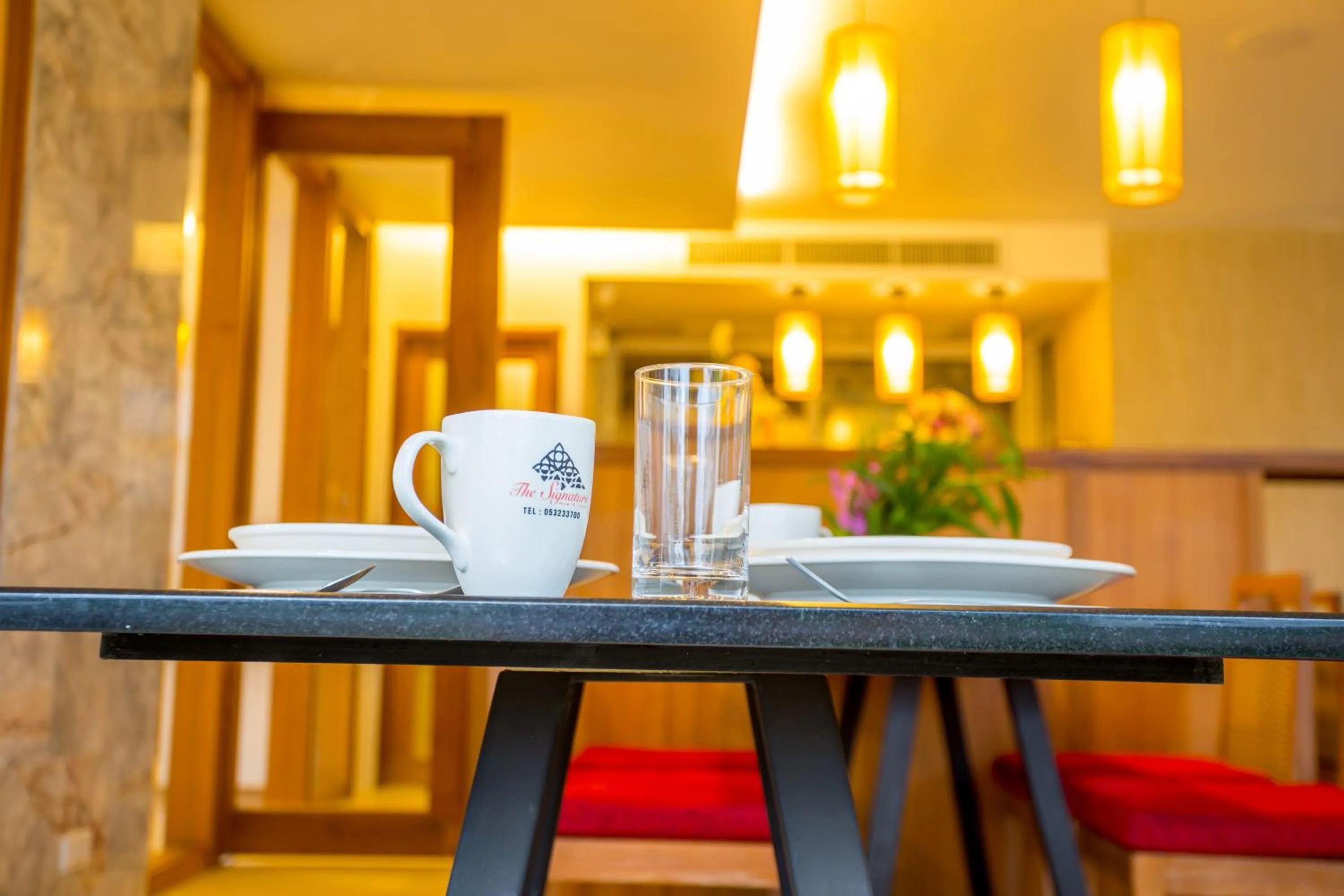 Restaurant/places to eat in The Signature Hotel @ Thapae