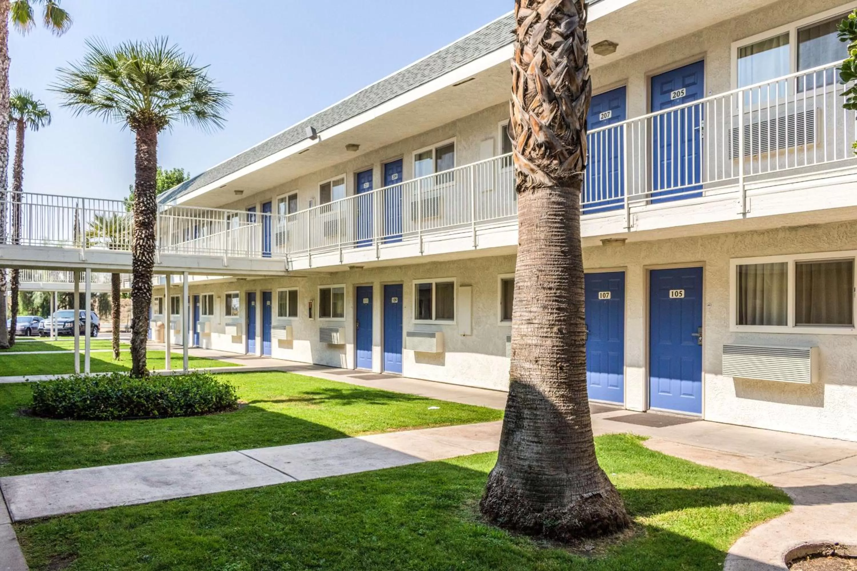Property building in Motel 6-Bakersfield, CA - East
