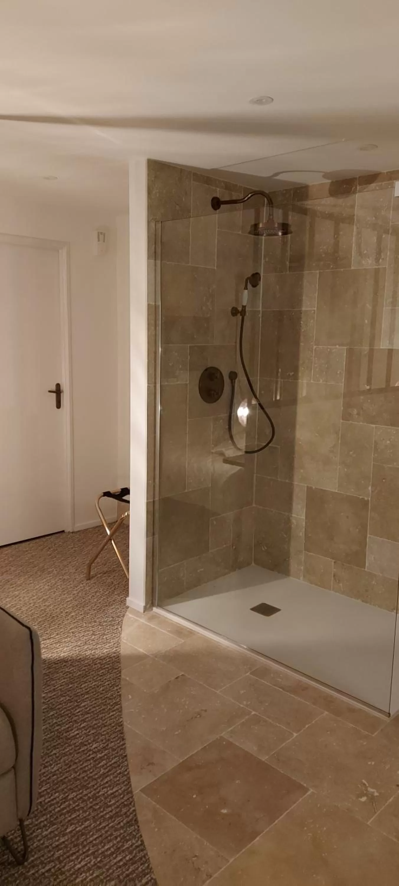 Bathroom in auberge le petit mas