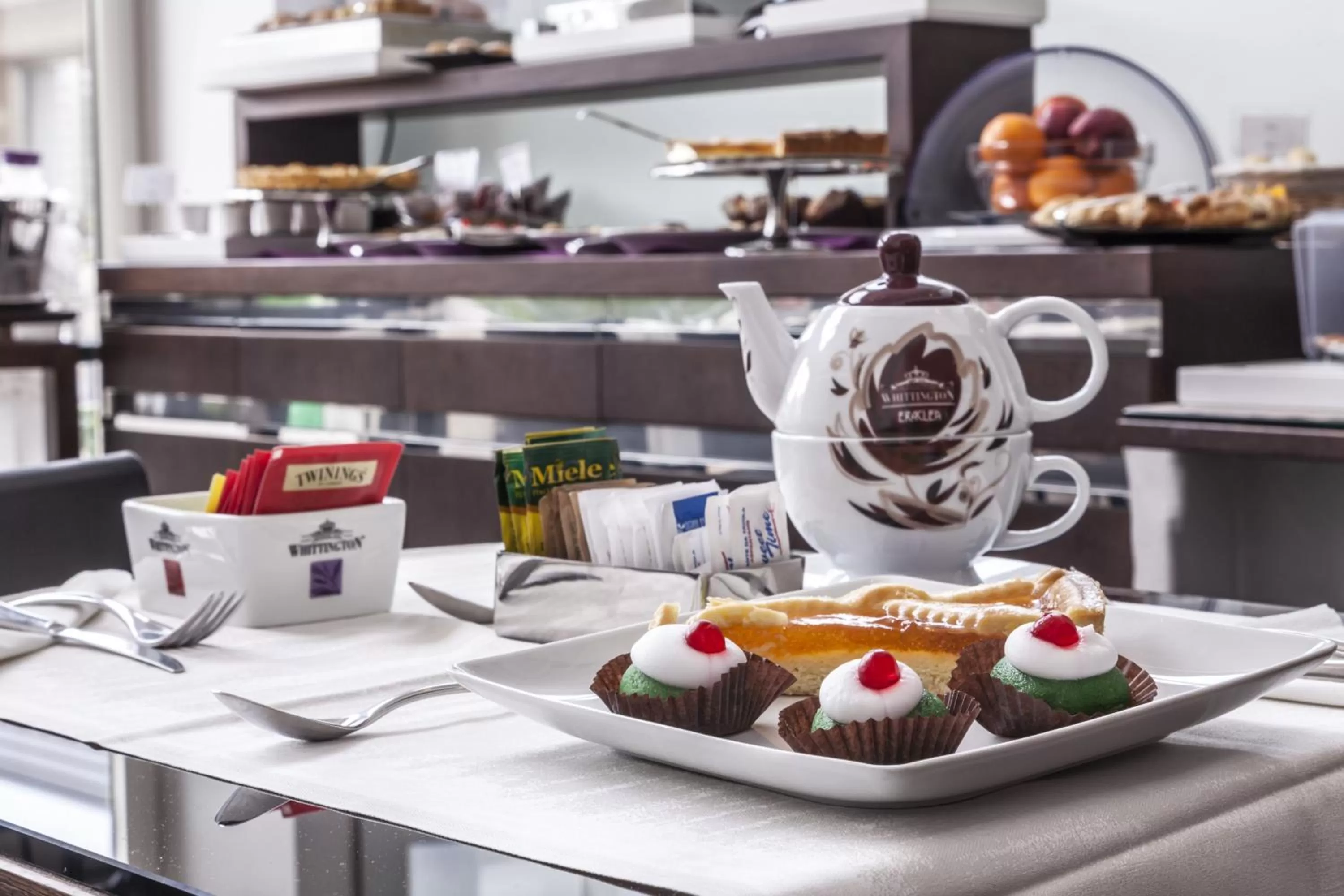 Restaurant/places to eat in JC Hotel