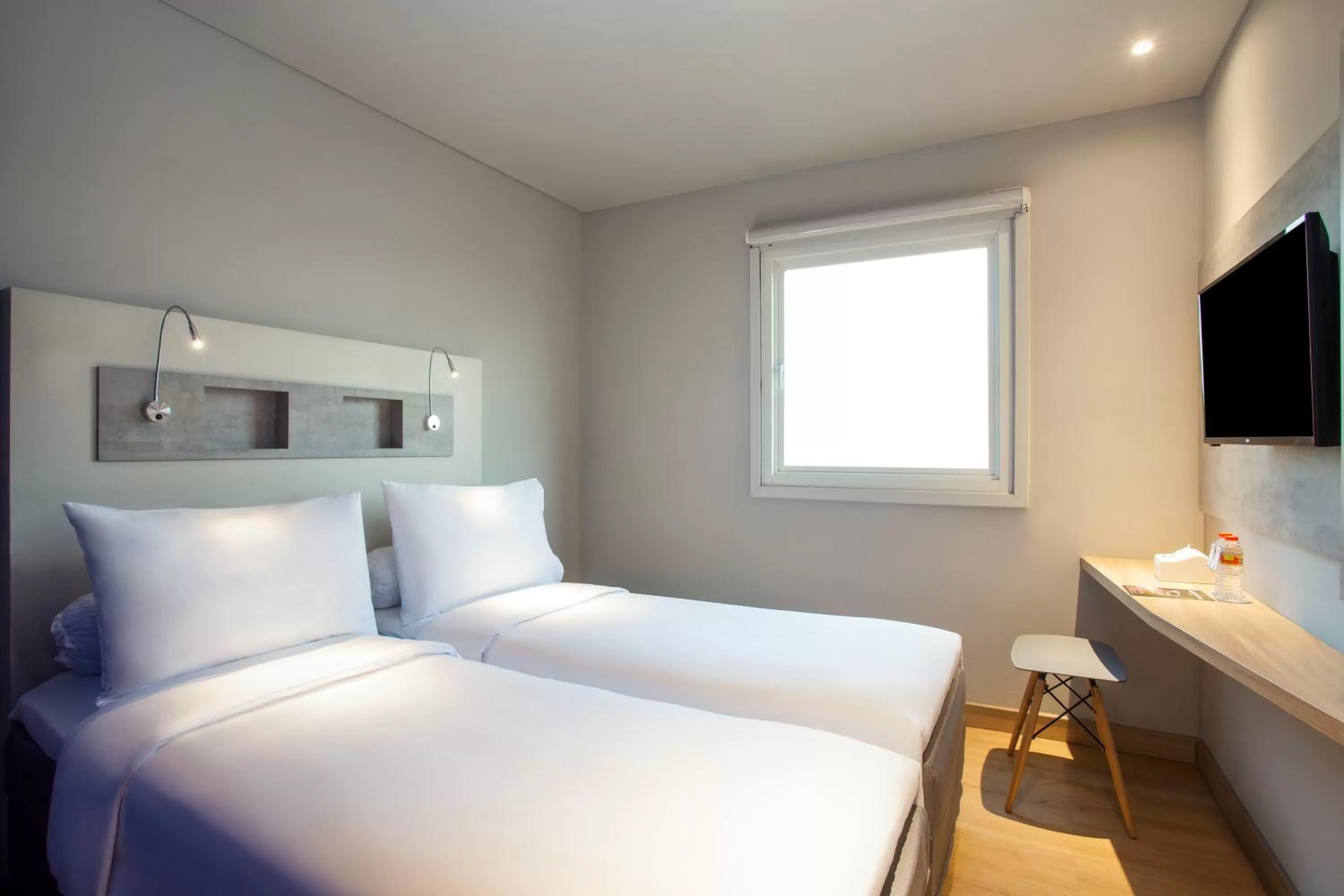 Bed in ibis budget Surabaya Diponegoro