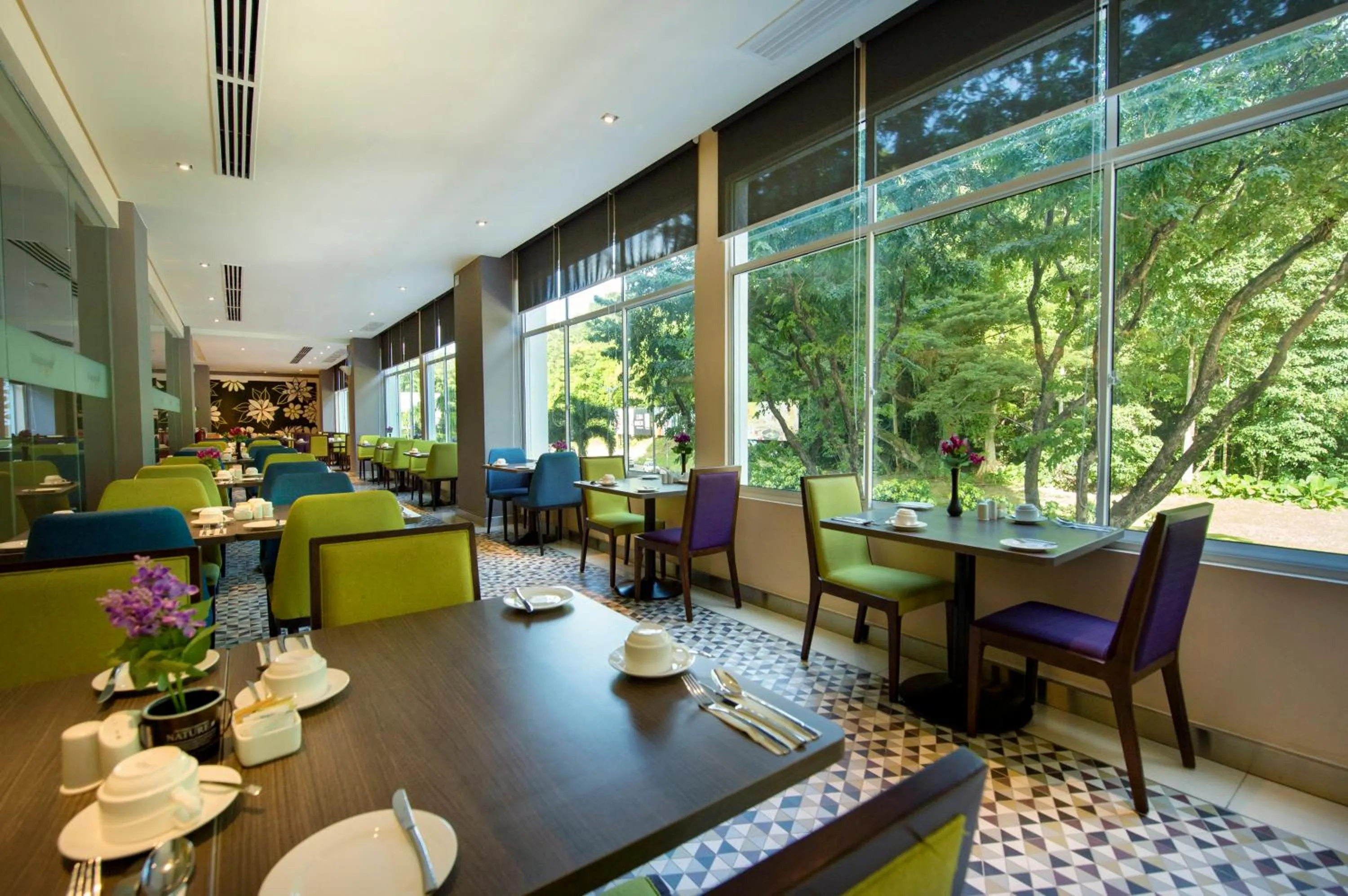 Restaurant/places to eat in Mercure Kota Kinabalu City Centre