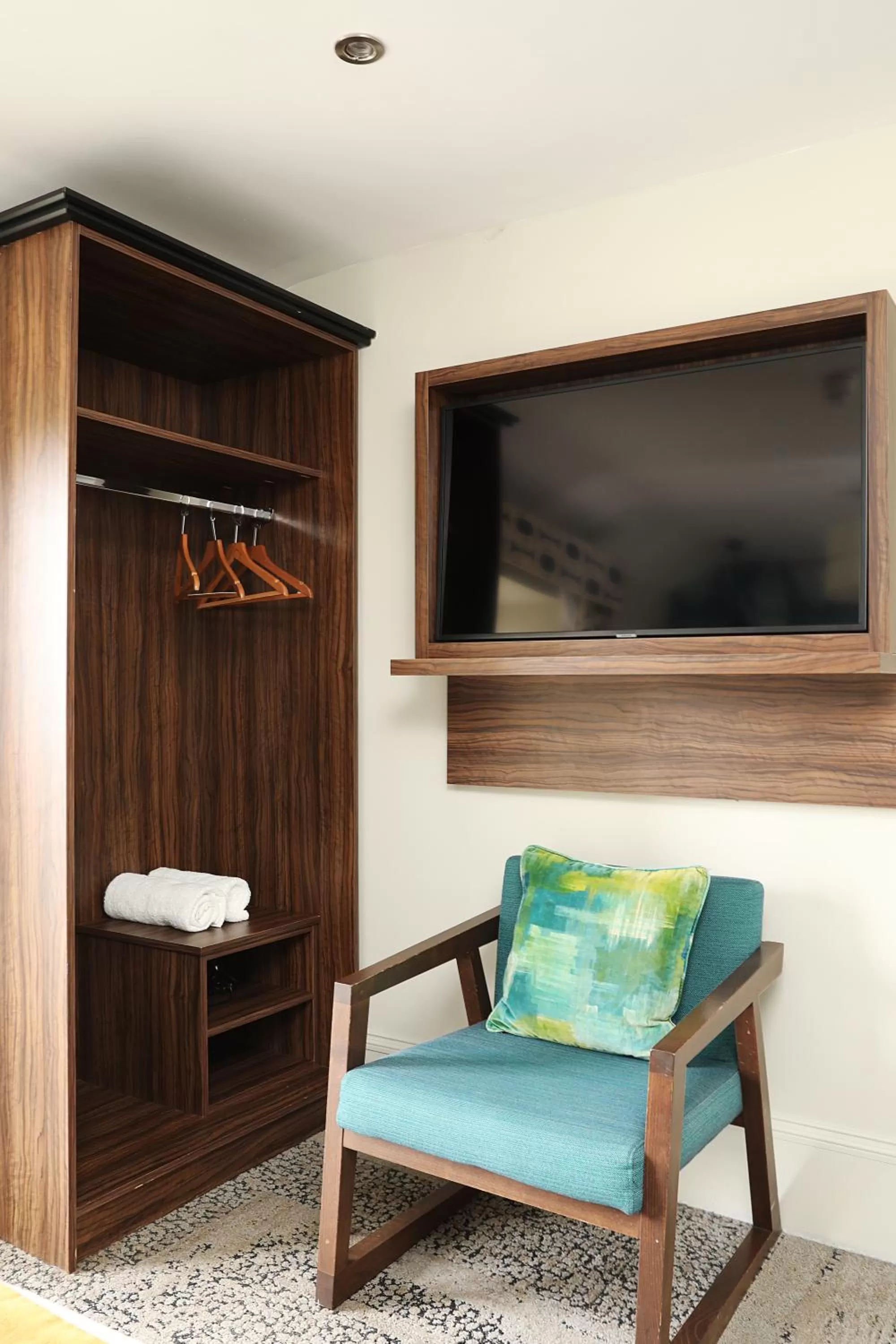 Bedroom in Cairn Hotel & Apartments