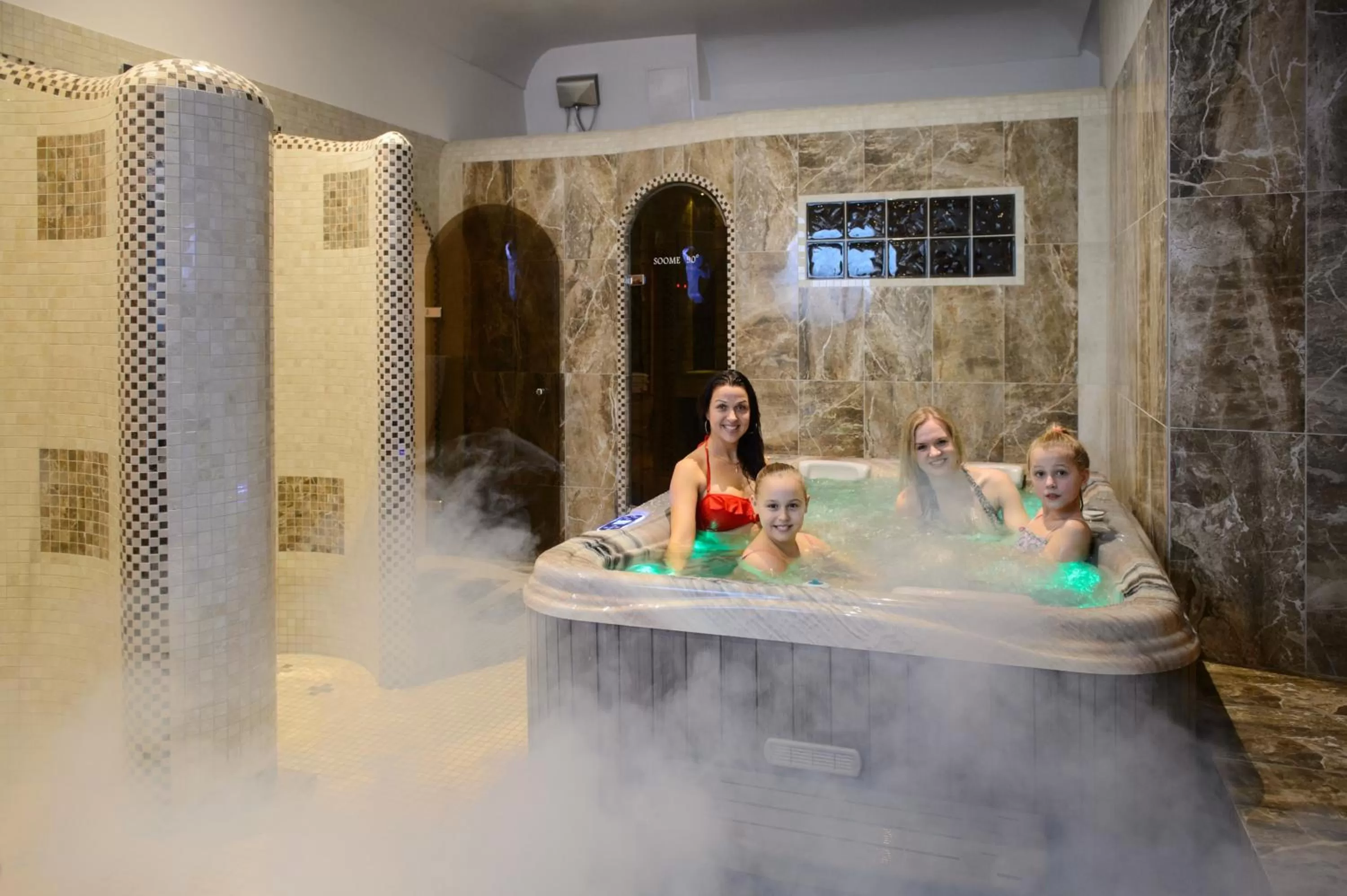 Hot Tub in Georgi Hotell