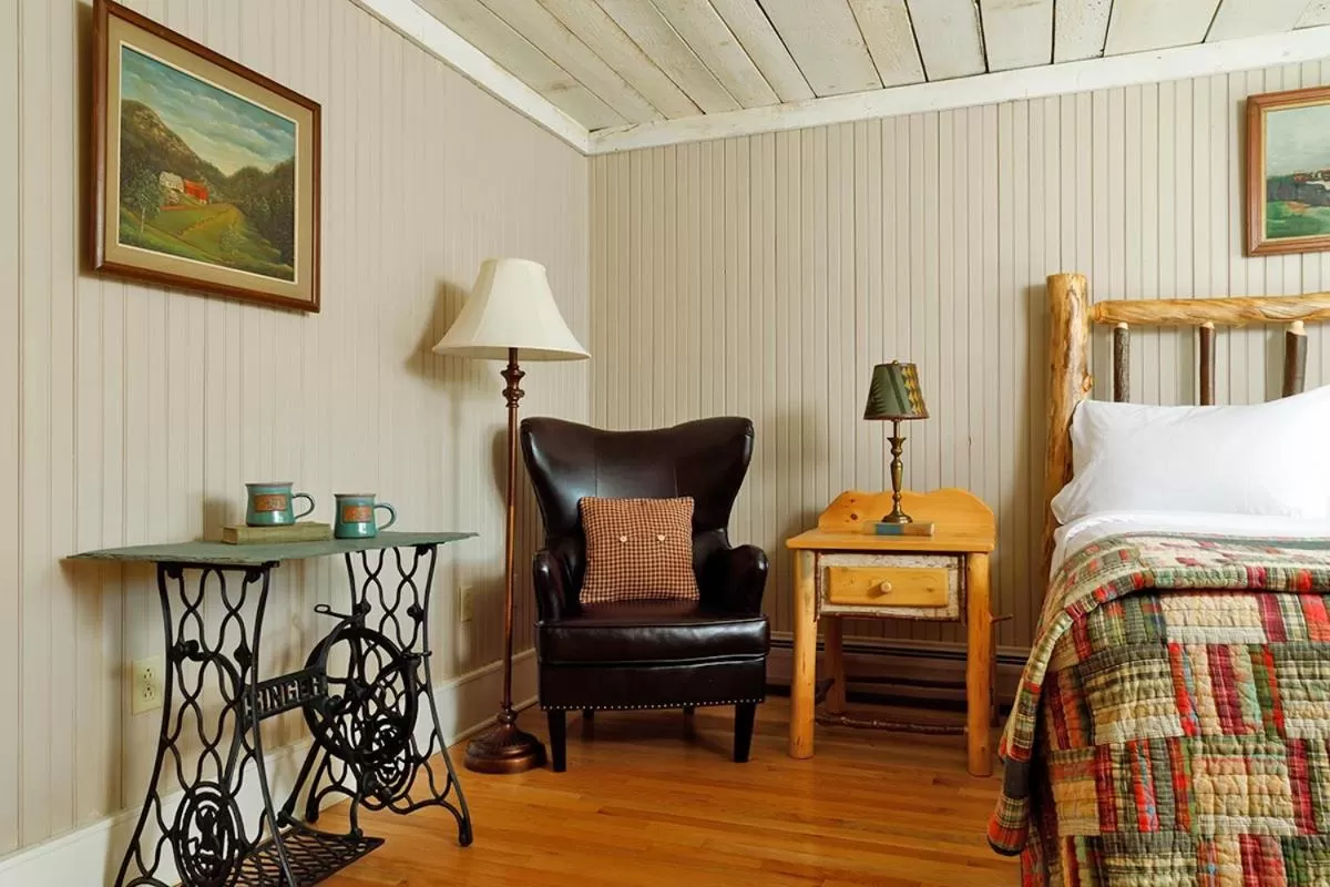 Bed in Friends Lake Inn