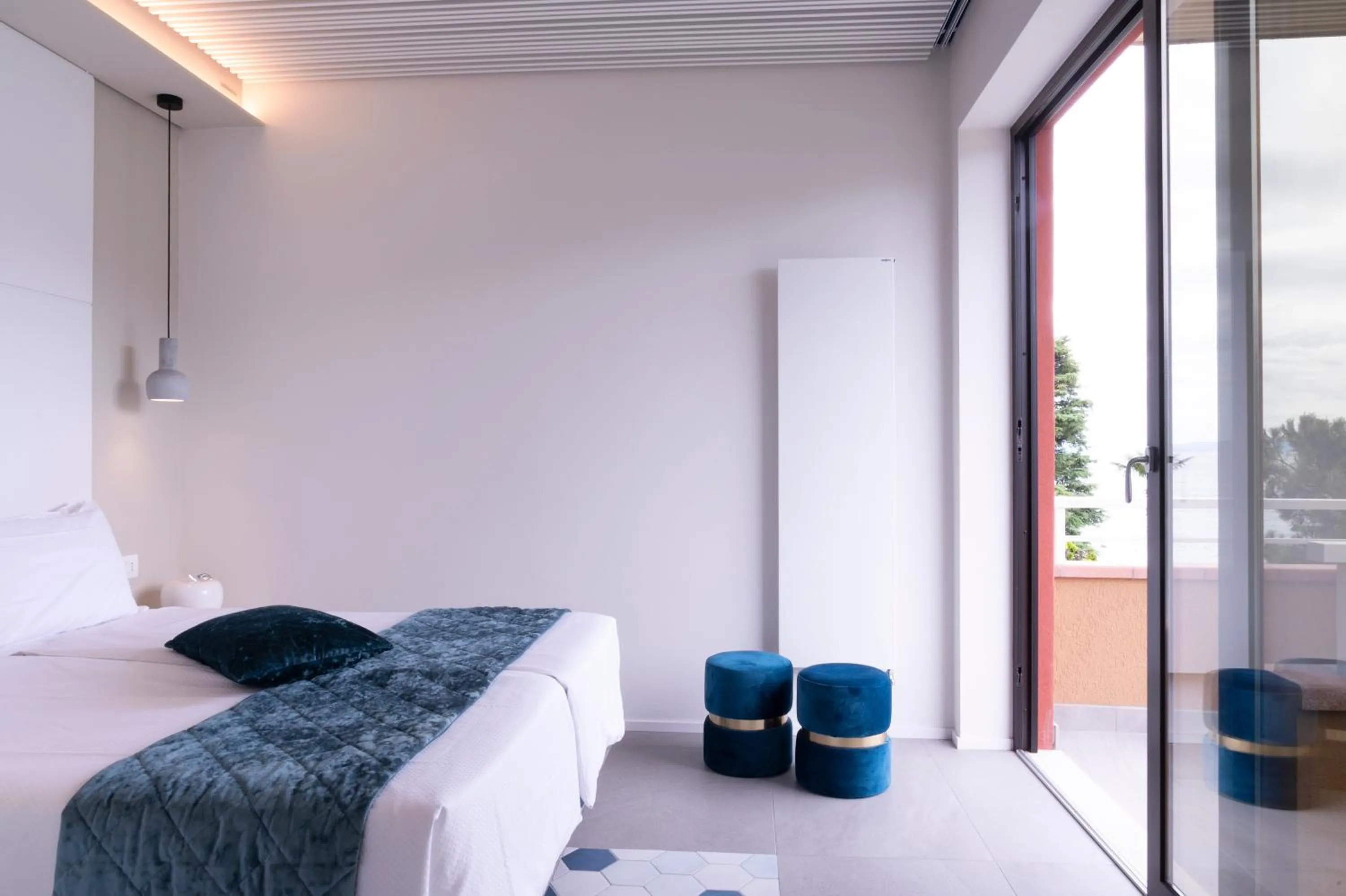 Bathroom, Bed in Hotel Du Lac - Relax Attitude Hotel