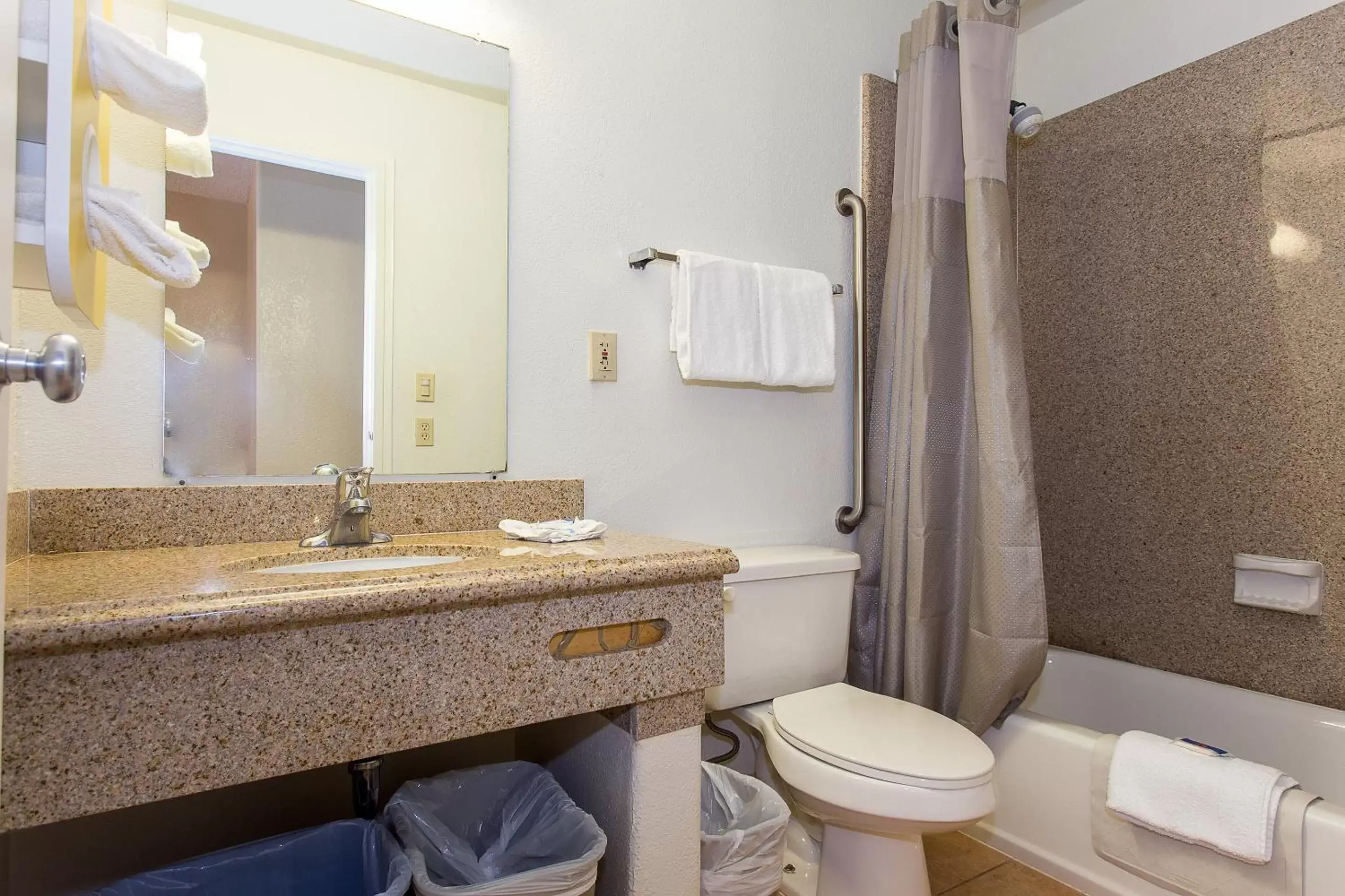 King Room with Two King Beds - Non-Smoking in Motel 6 San Francisco Downtown King Room with Two King Beds - Non-Smoking in Motel 6 San Francisco Downtown