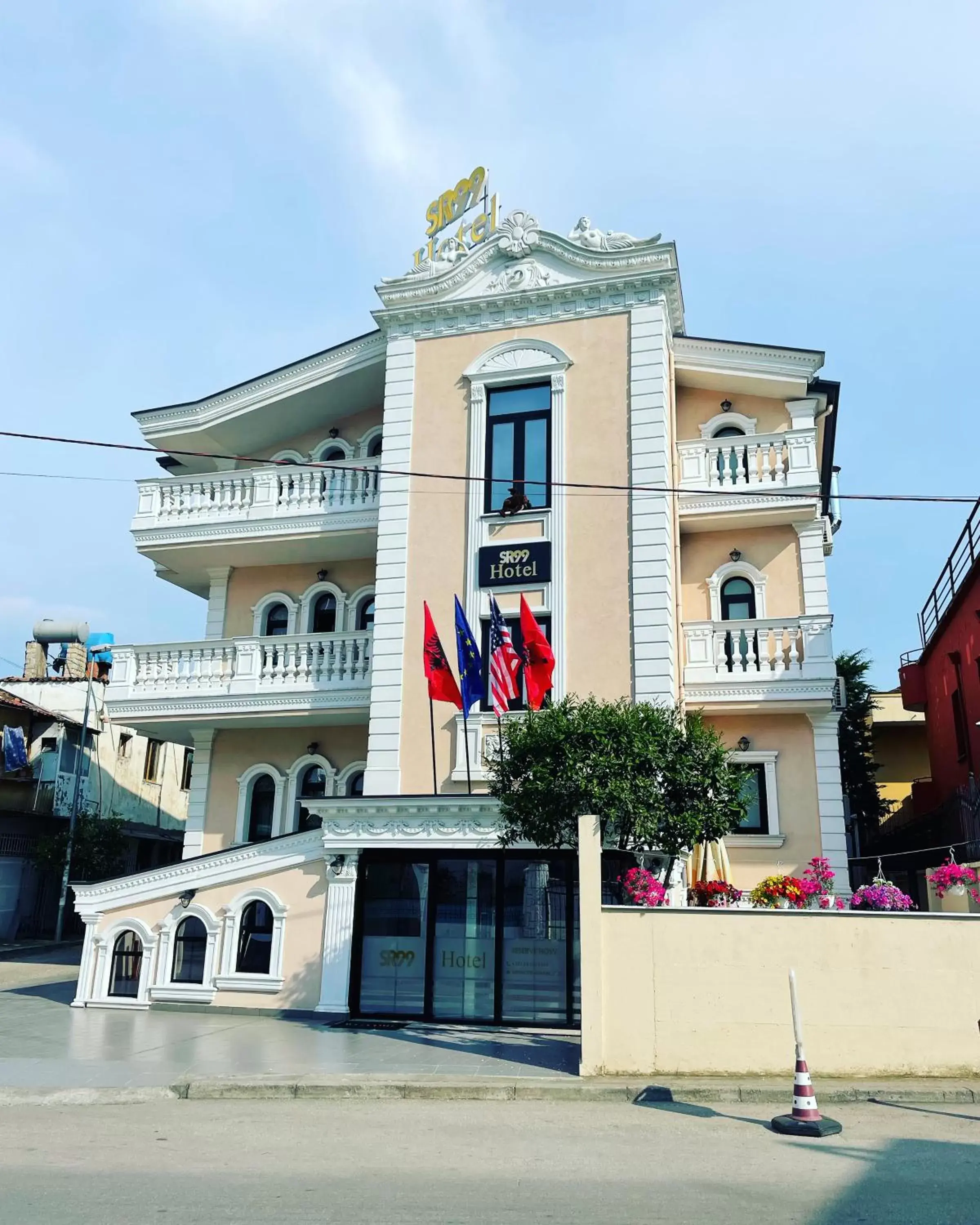 SR99 Hotel SR99 Hotel