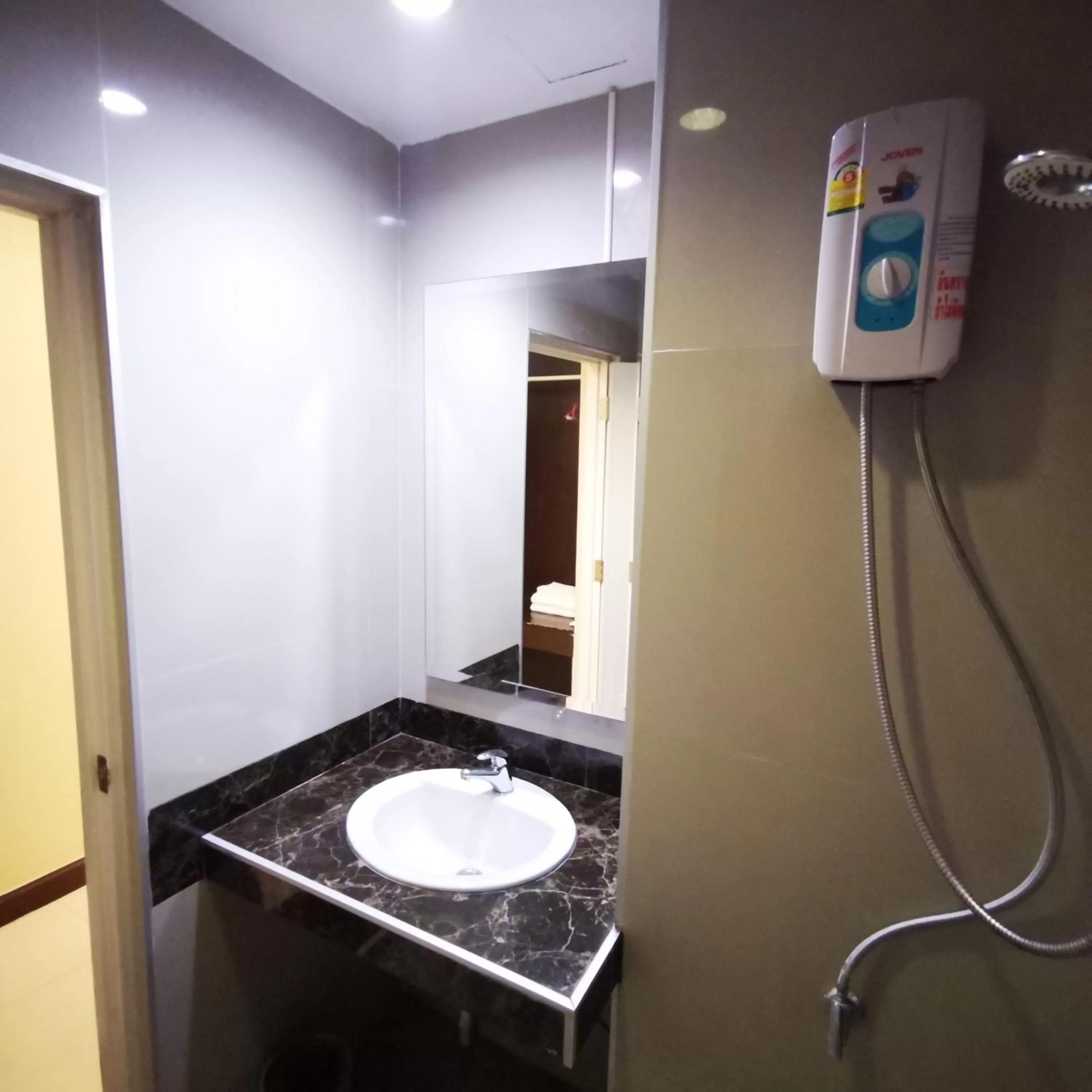Bathroom in KKinn South Pattaya
