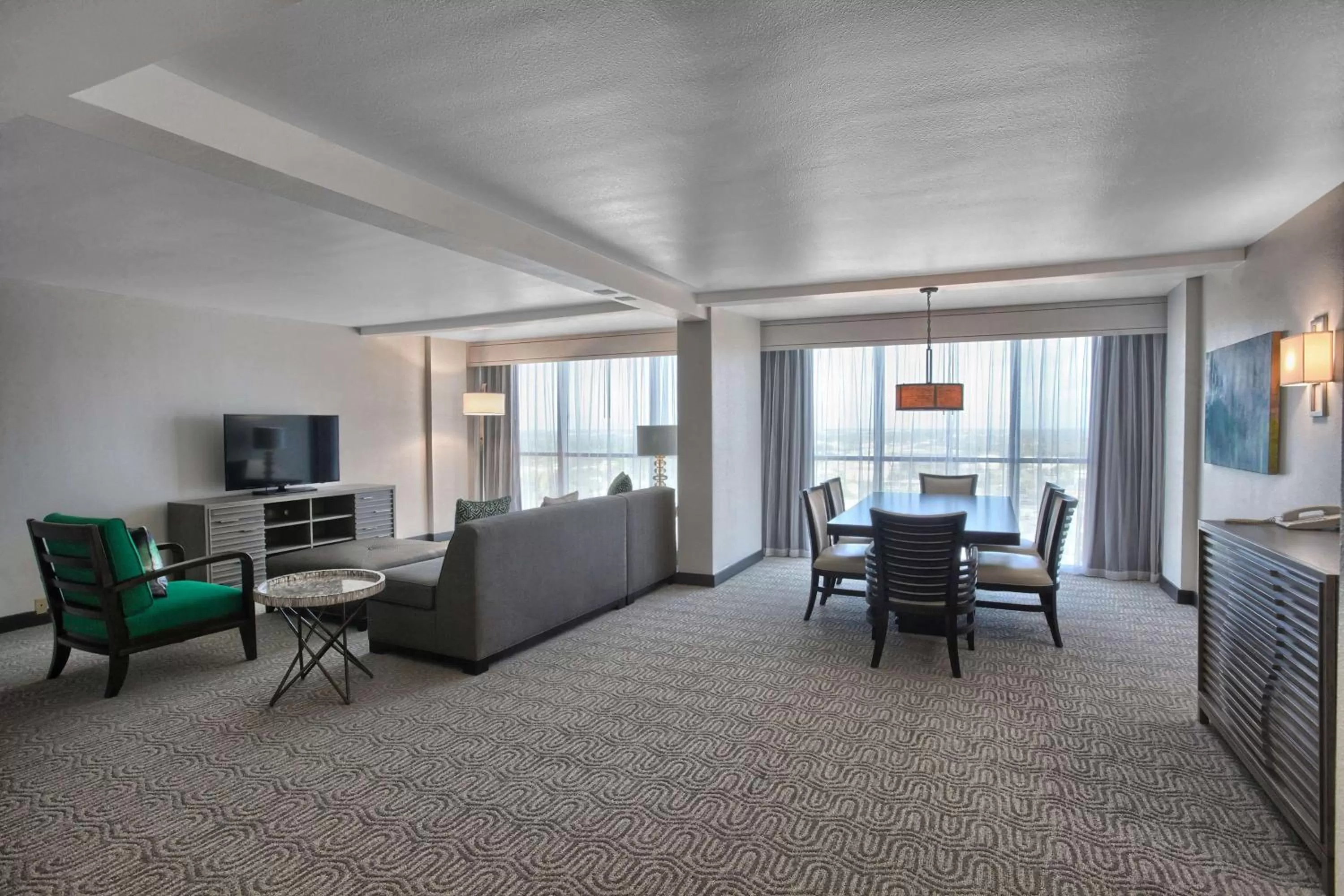 Living room in DoubleTree by Hilton at the Entrance to Universal Orlando