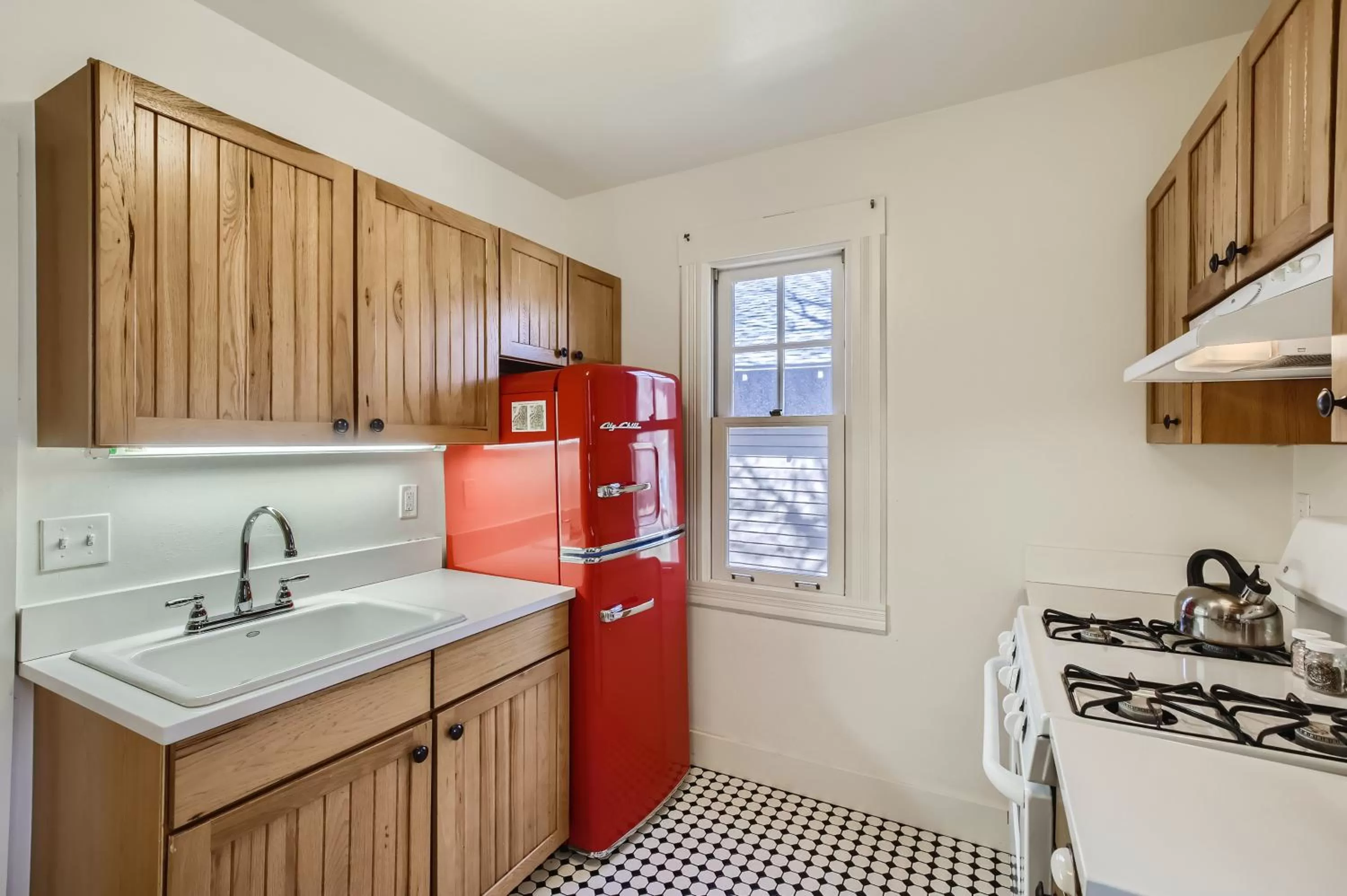 Kitchen or kitchenette in Colorado Chautauqua Cottages