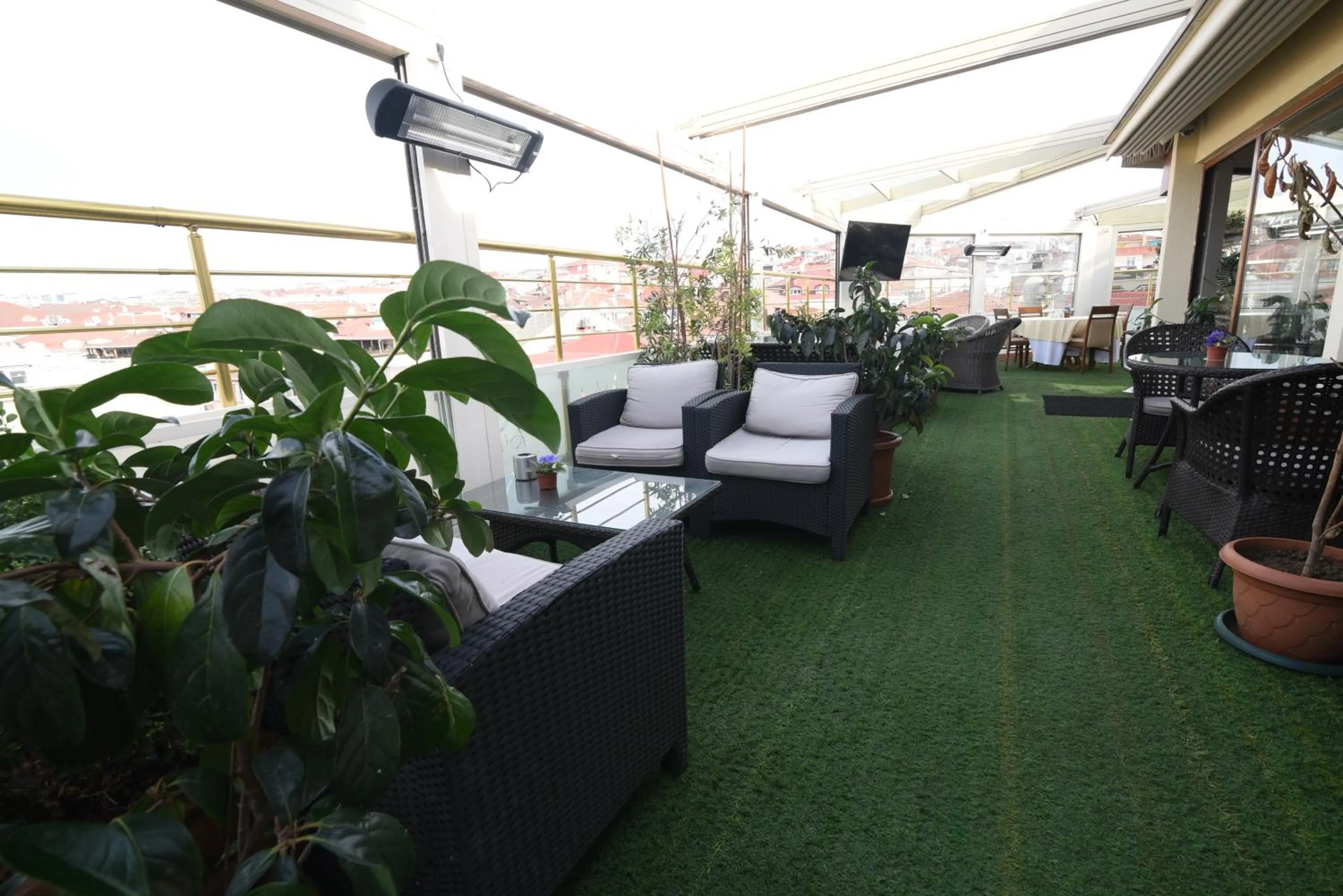 Balcony/Terrace in MidMar Deluxe Hotel