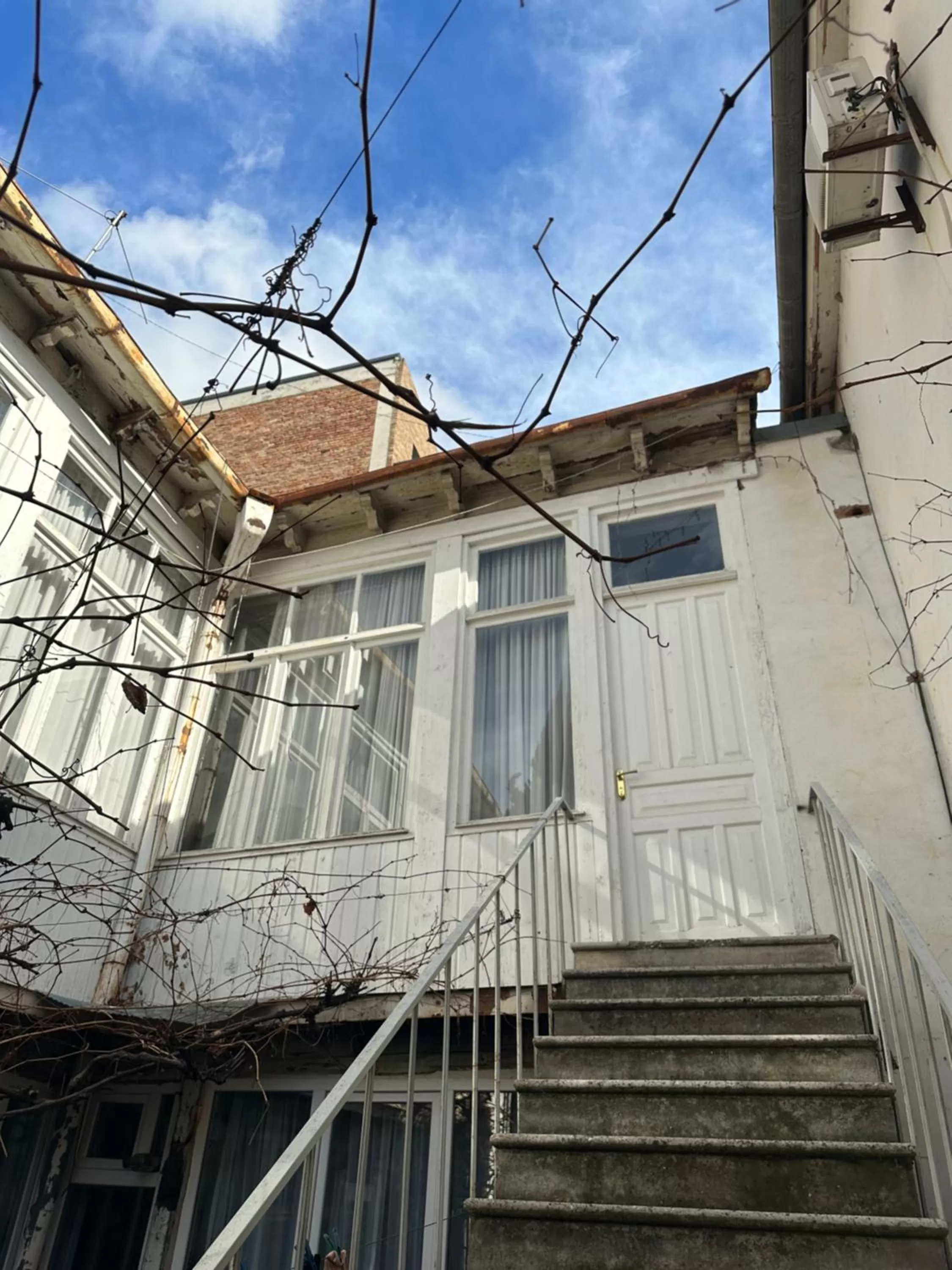 Property Building in villa old sololaki