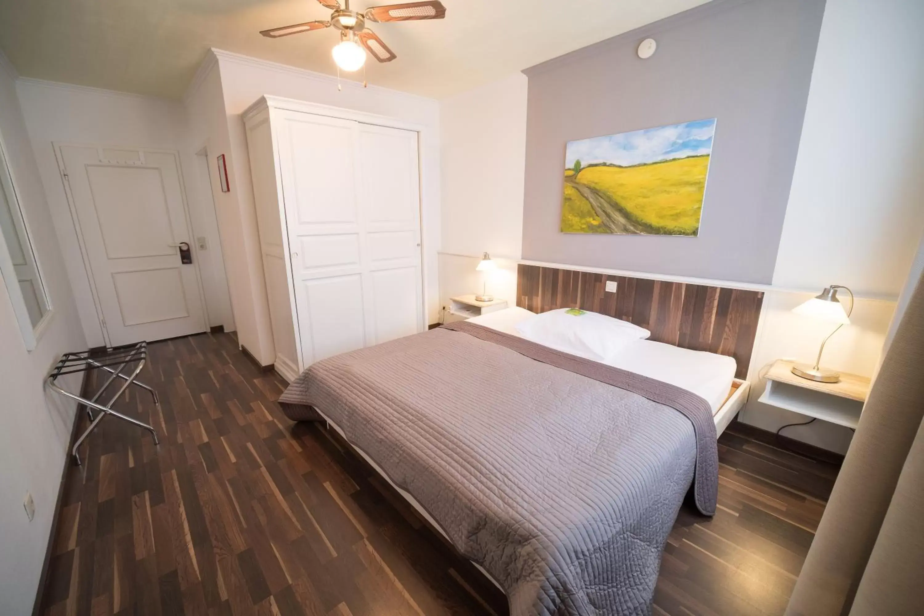 Economy Double Room in Hotel Toskana Economy Double Room in Hotel Toskana