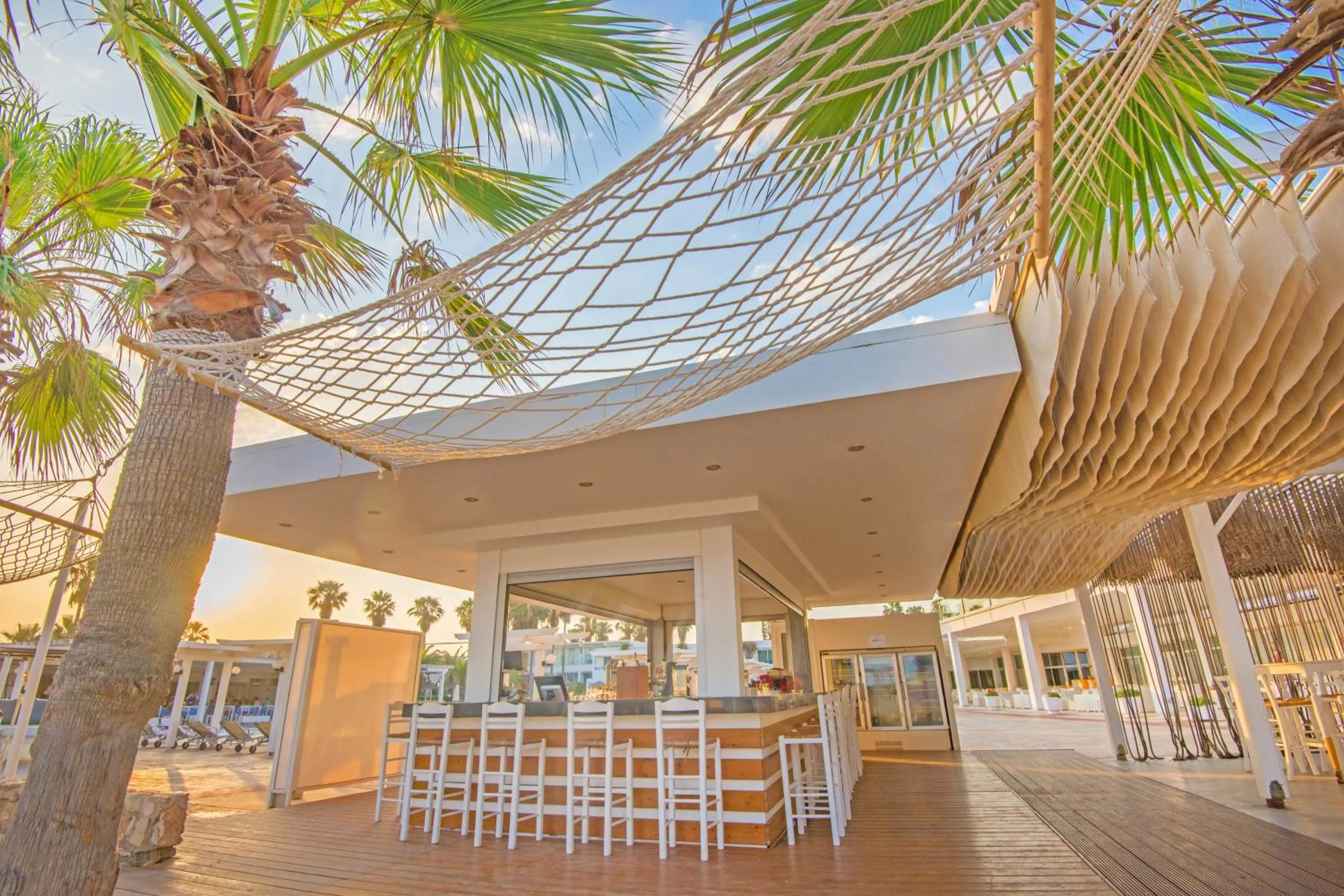 Restaurant/places to eat in Dome Beach Marina Hotel & Resort
