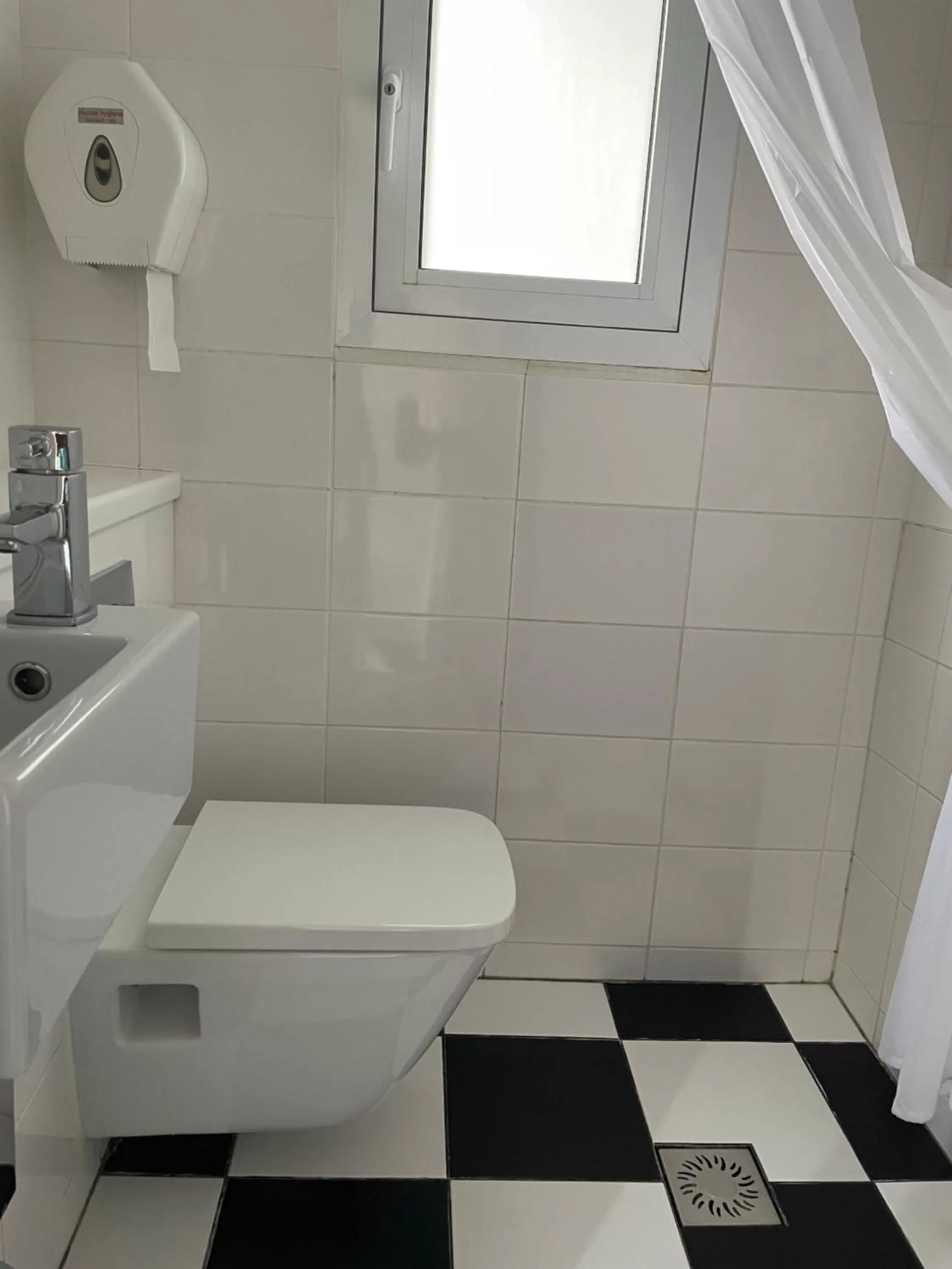 Bathroom in St. David's Hotels Paddington