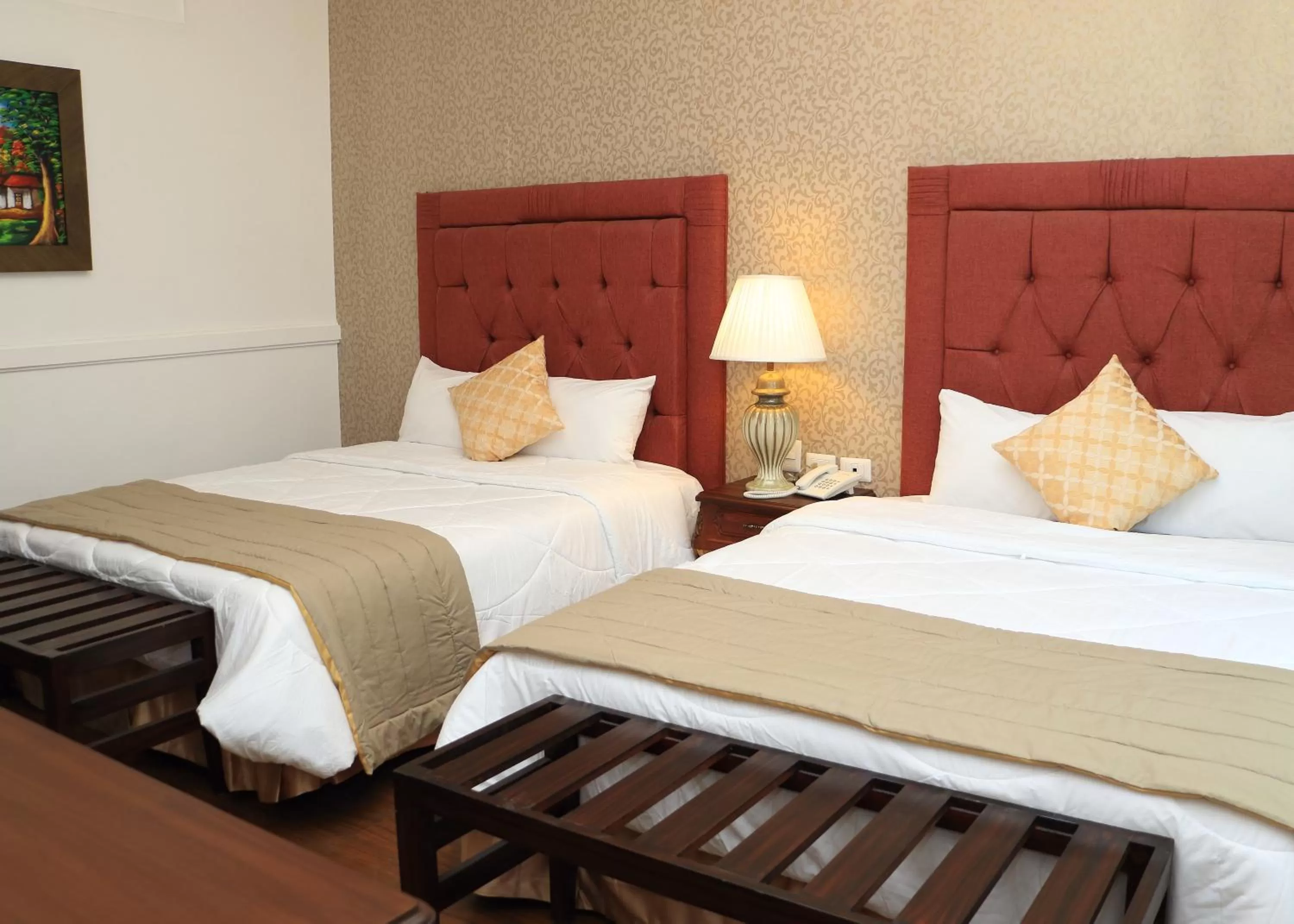 Photo of the whole room, Bed in Presidente Boutique