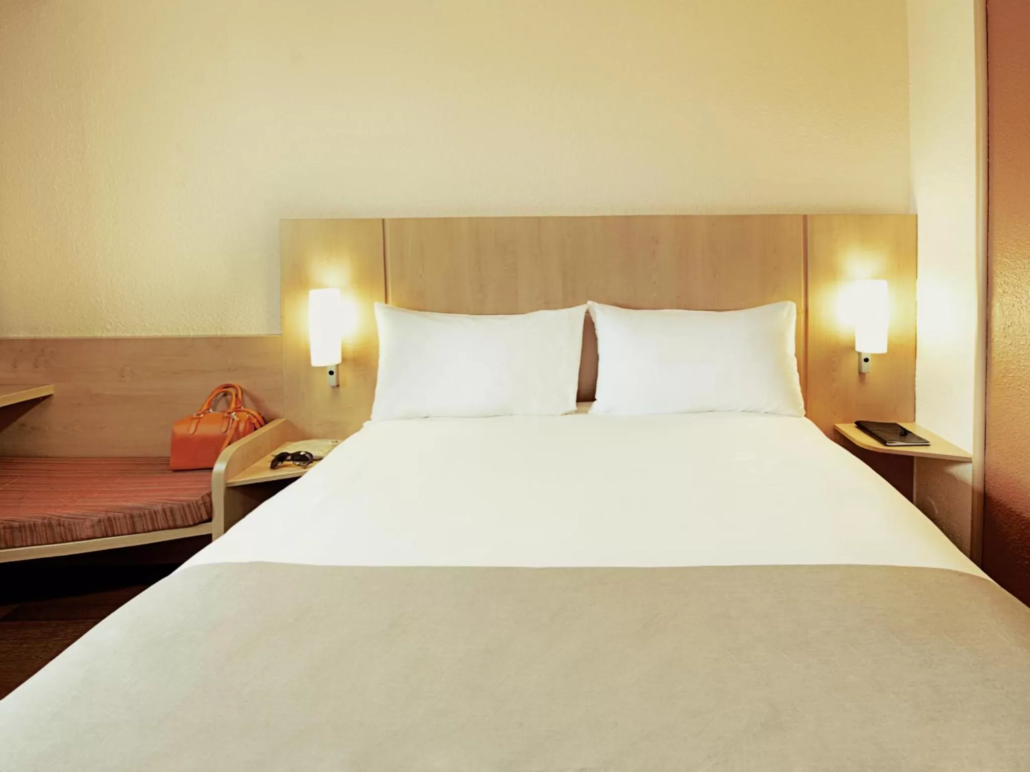 Bed in Hotel ibis Lisboa Jose Malhoa