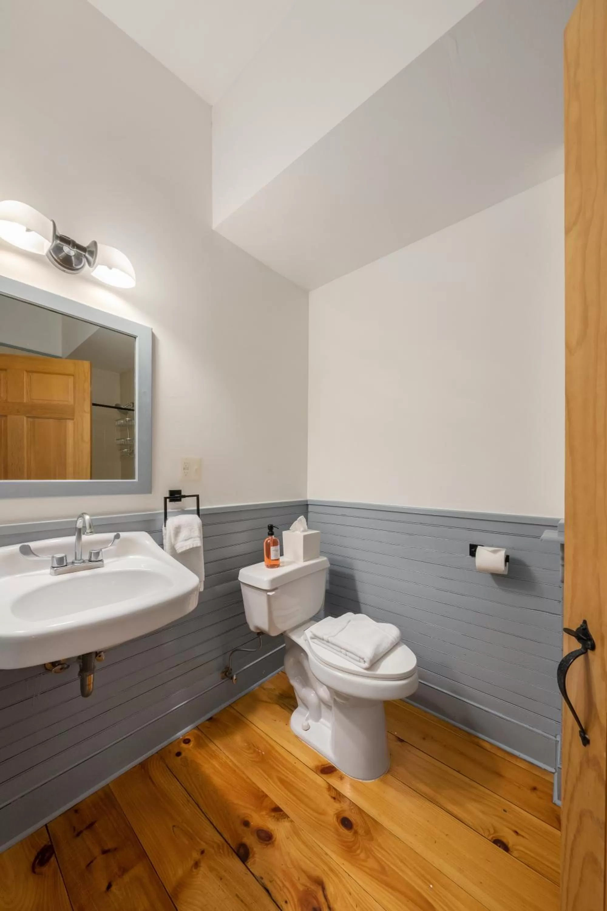 Bathroom in Inn at Silver Maple Farm