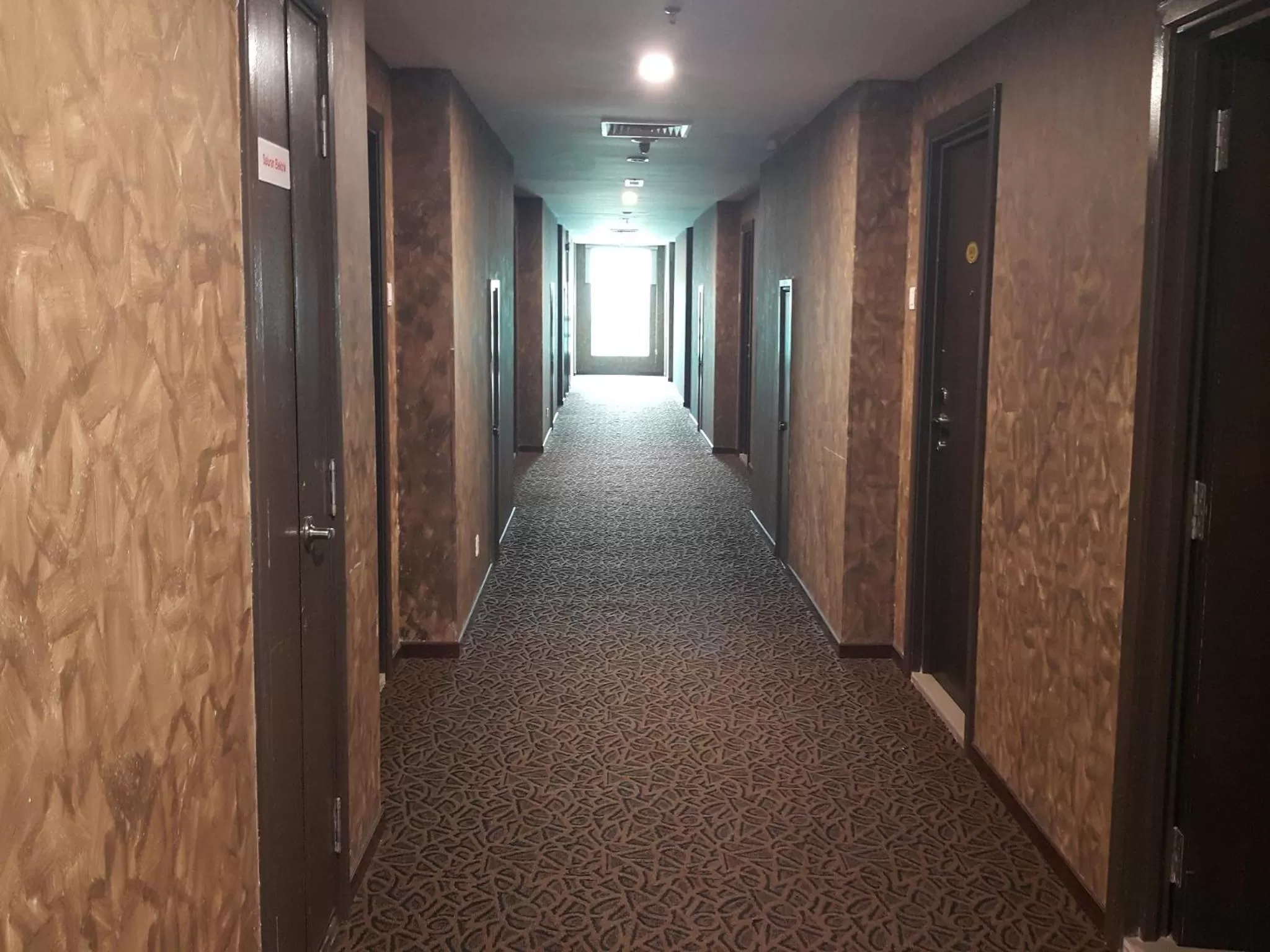 Area and facilities in Marvelux Hotel