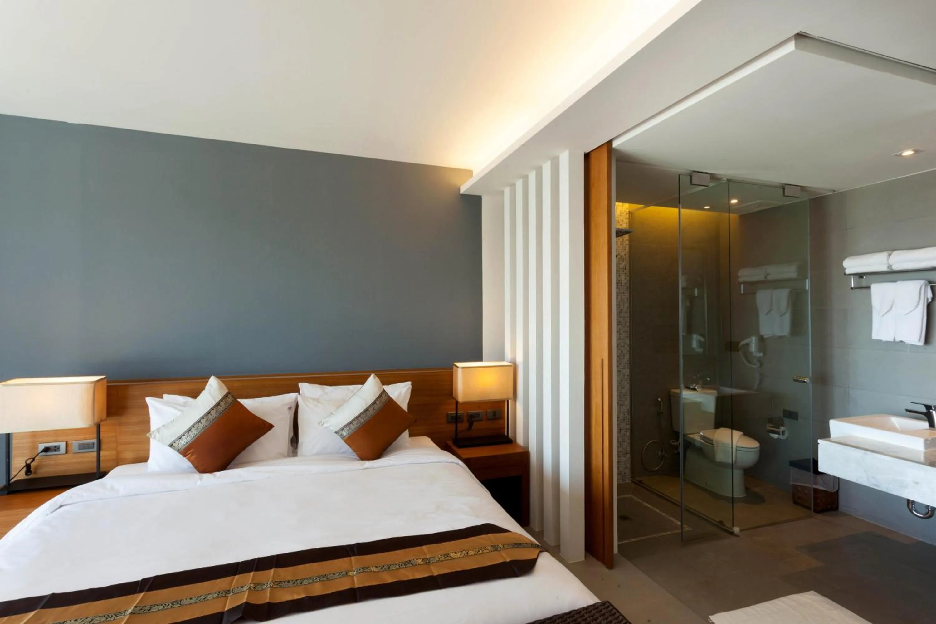 Bed in Chalong Chalet Resort