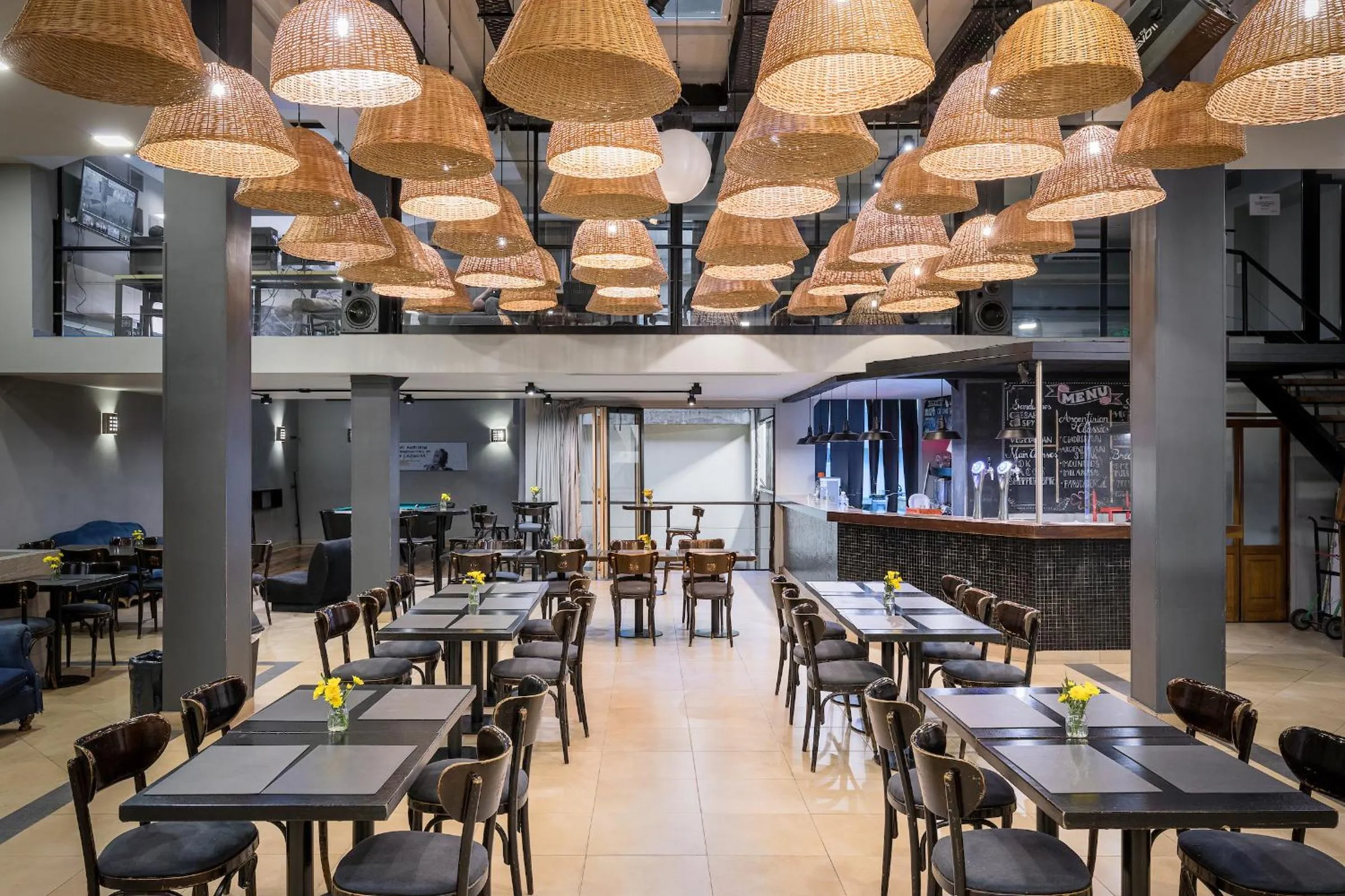 Restaurant/places to eat in Milhouse Avenue