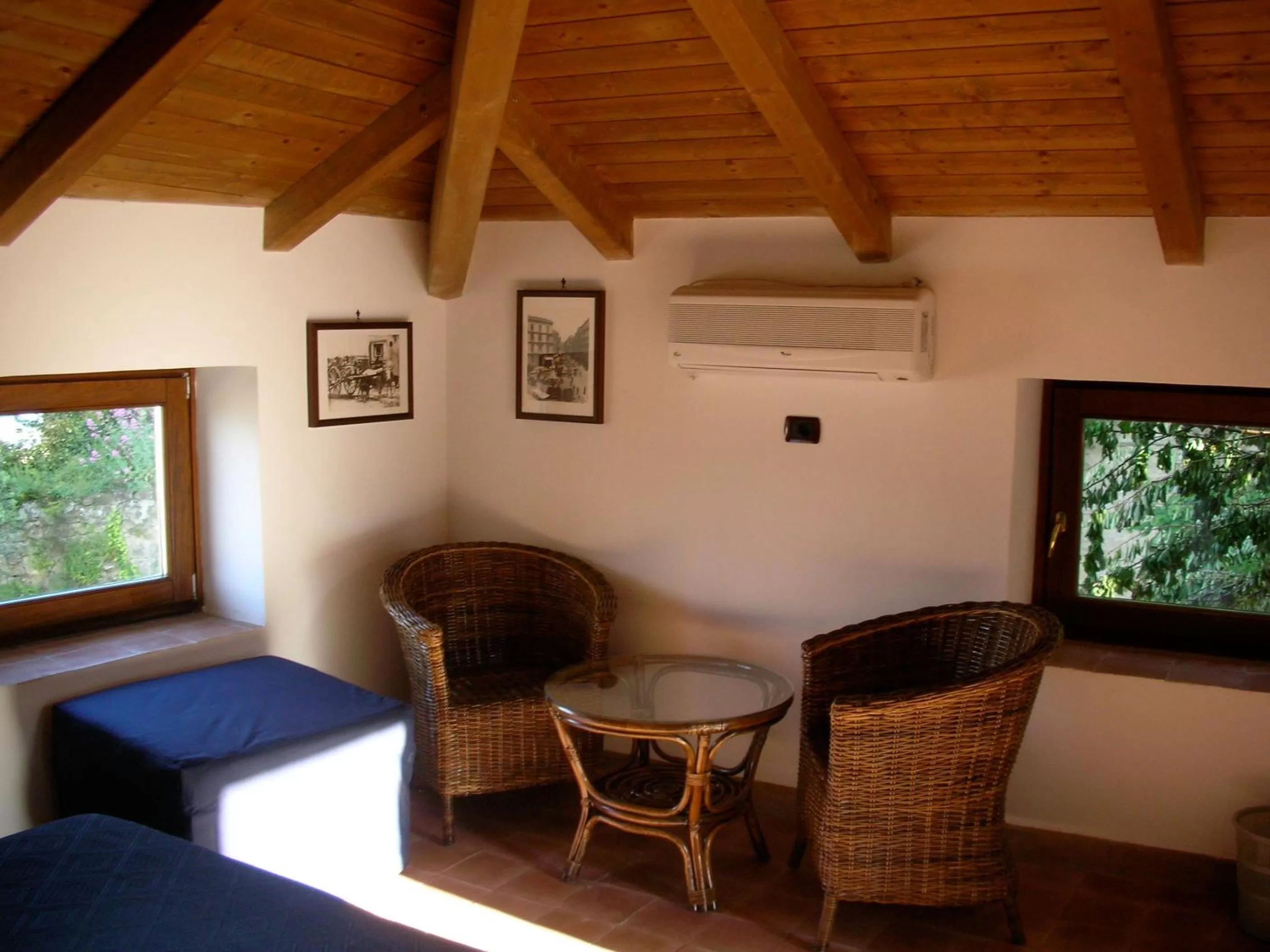Seating area in Guest House Pedamentina