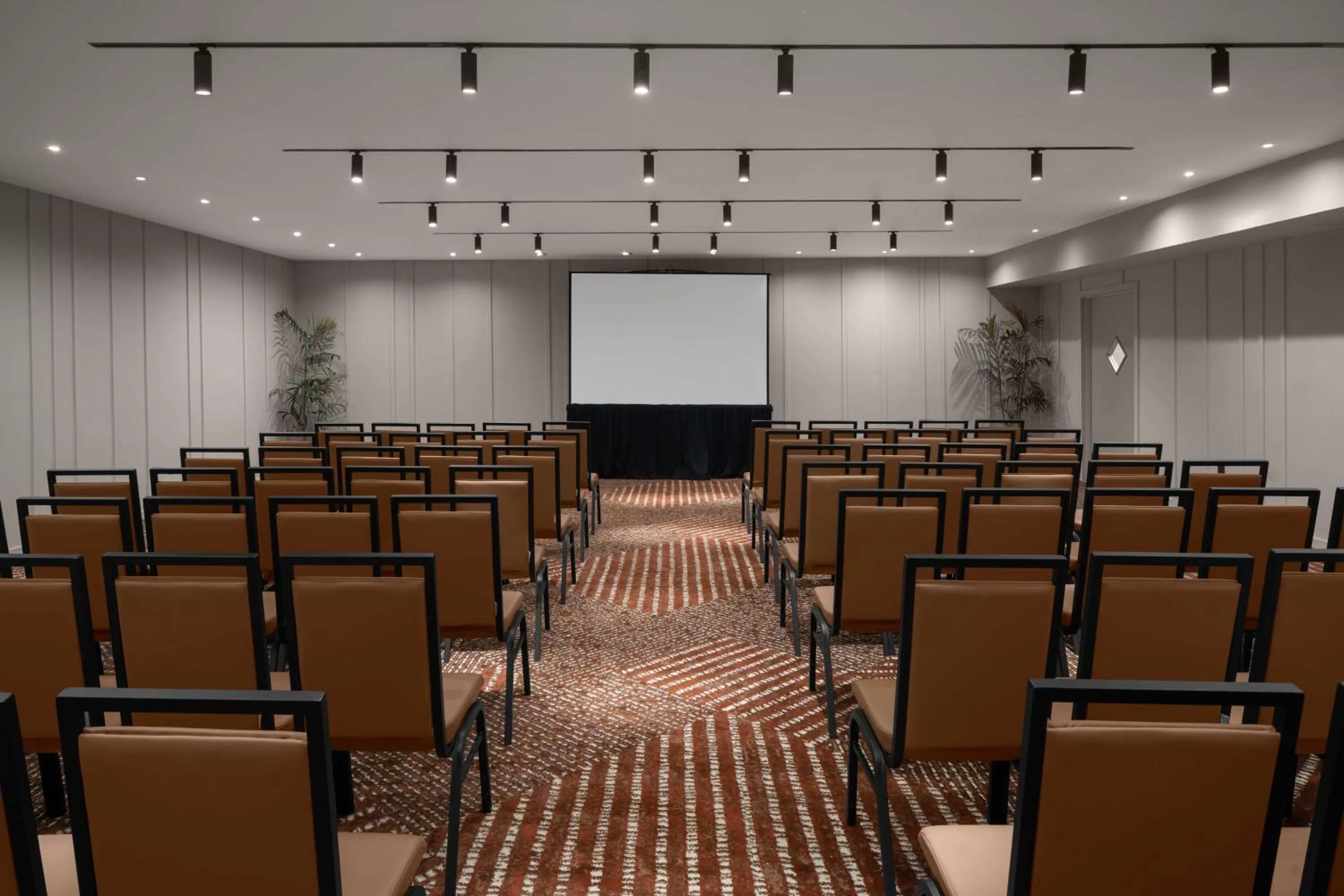 Meeting/conference room in ROK Hotel Kingston, Tapestry Collection By Hilton