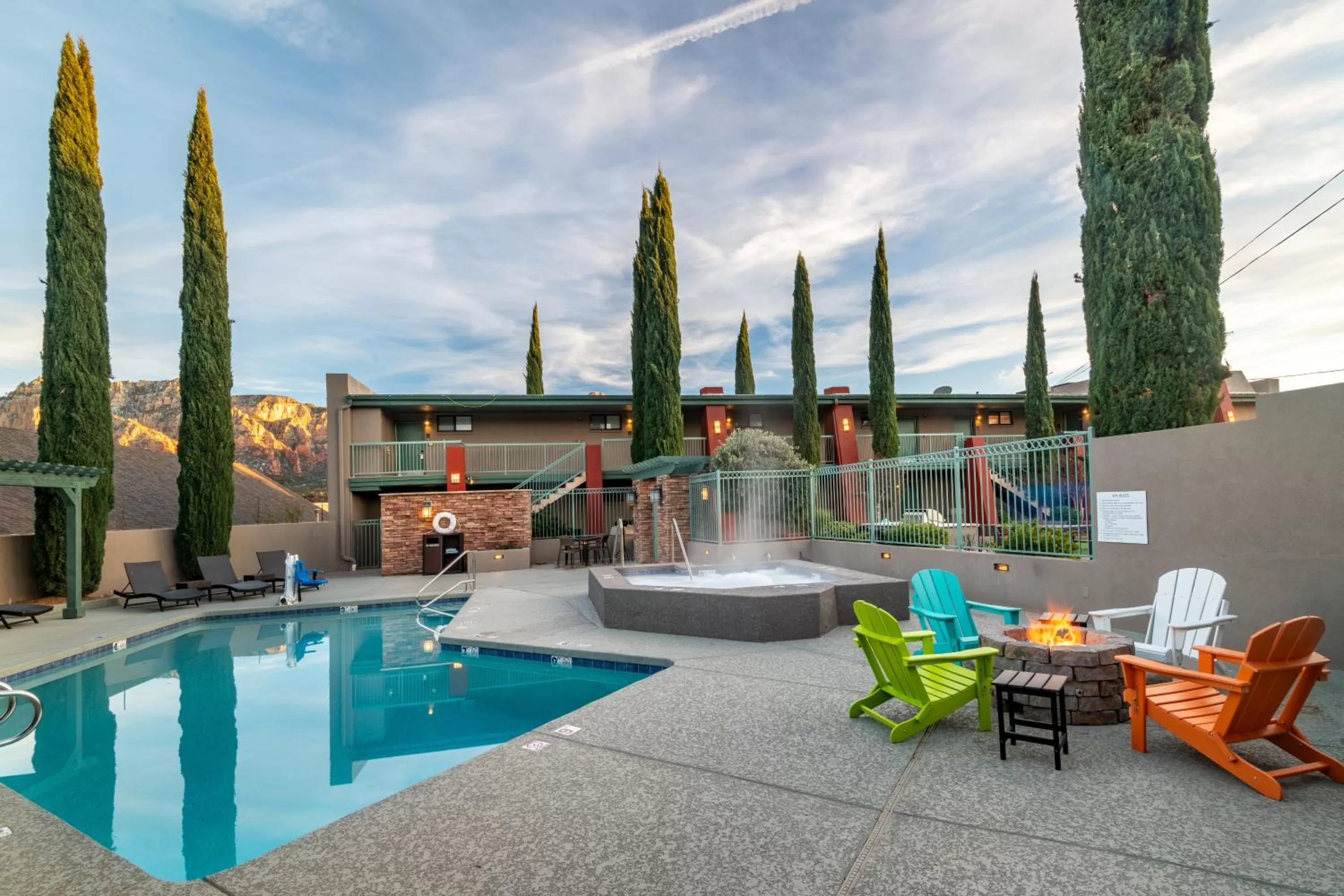 Swimming pool in Matterhorn Inn