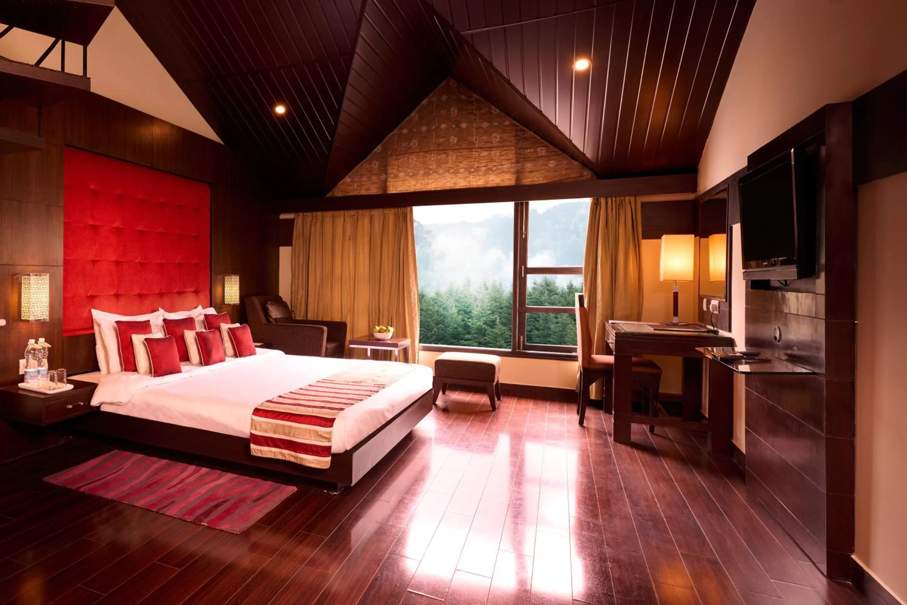 Bed in Renest River Country Resort Manali