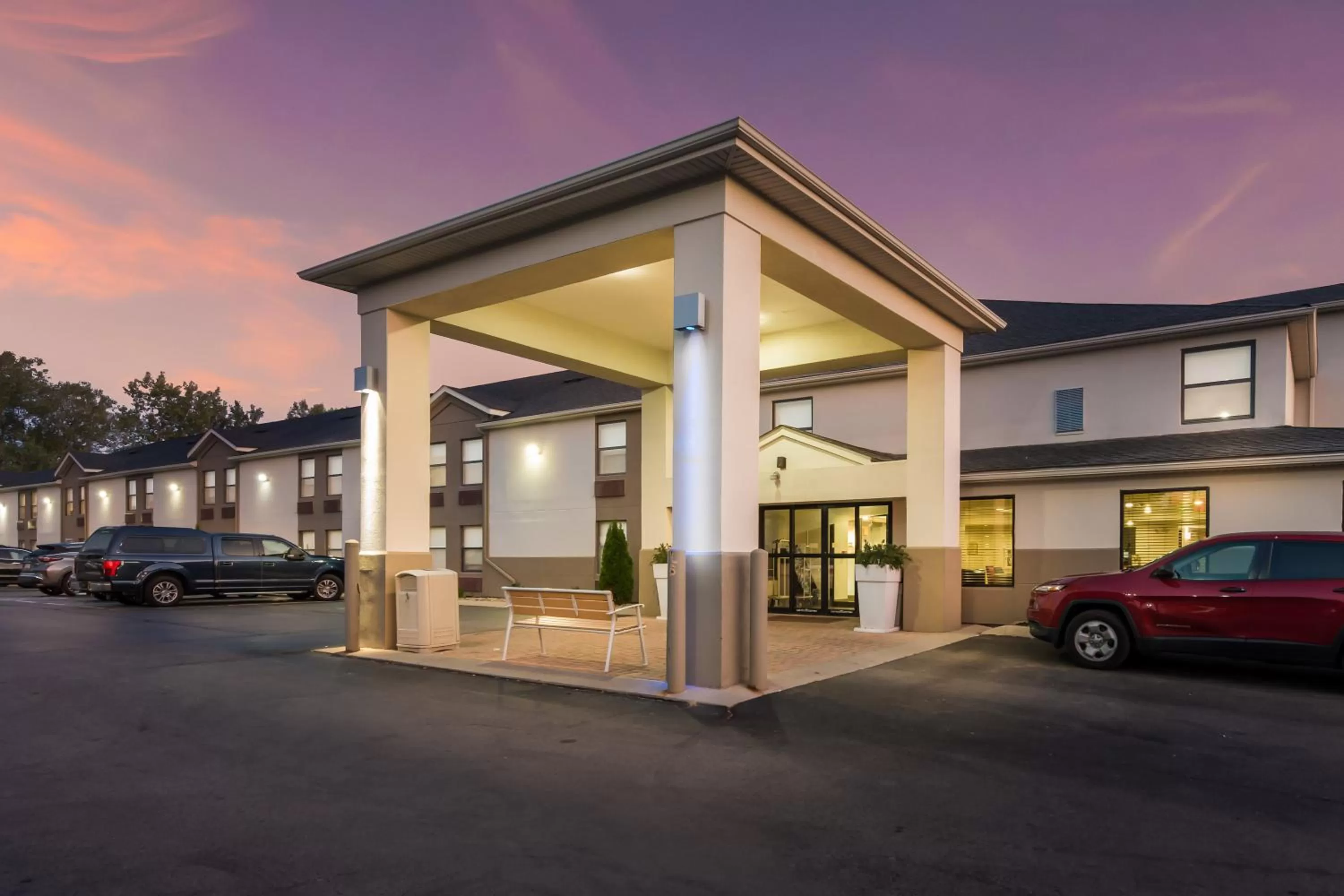 Property building in Holiday Inn Express London-I-70 by IHG