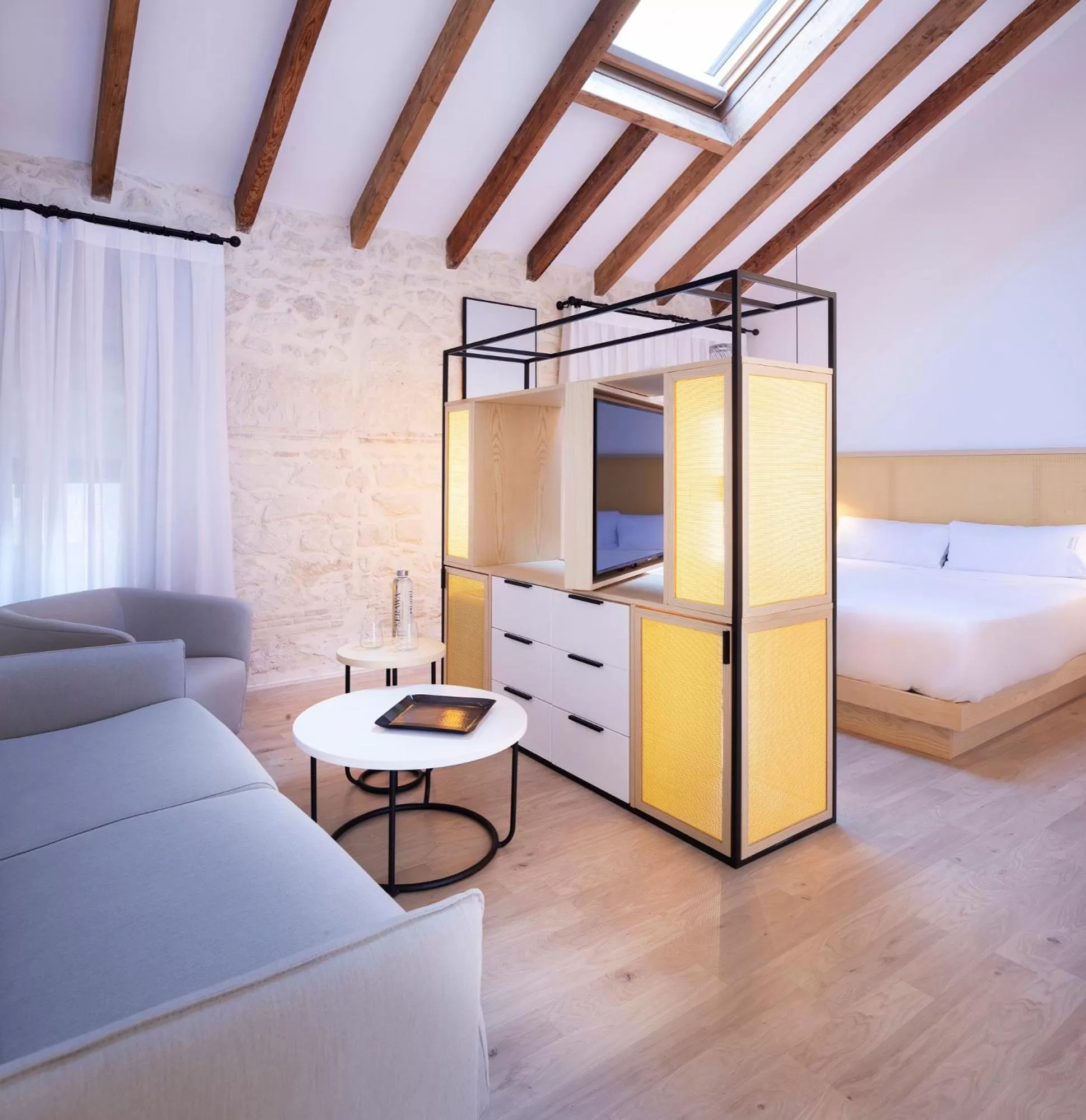 Photo of the whole room, Bed in Hotel Serawa Alicante