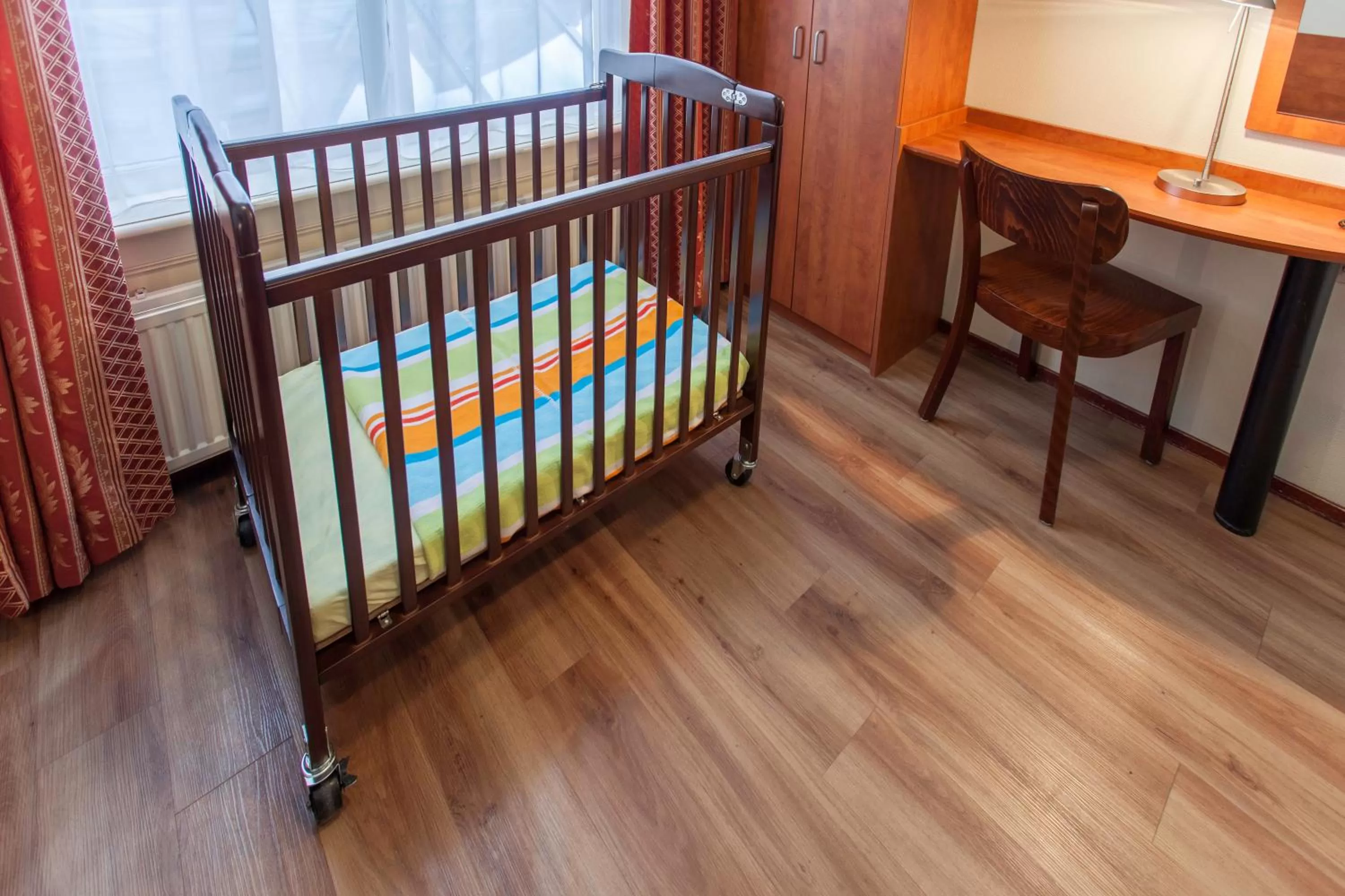 cot, Bed in A-Train Hotel