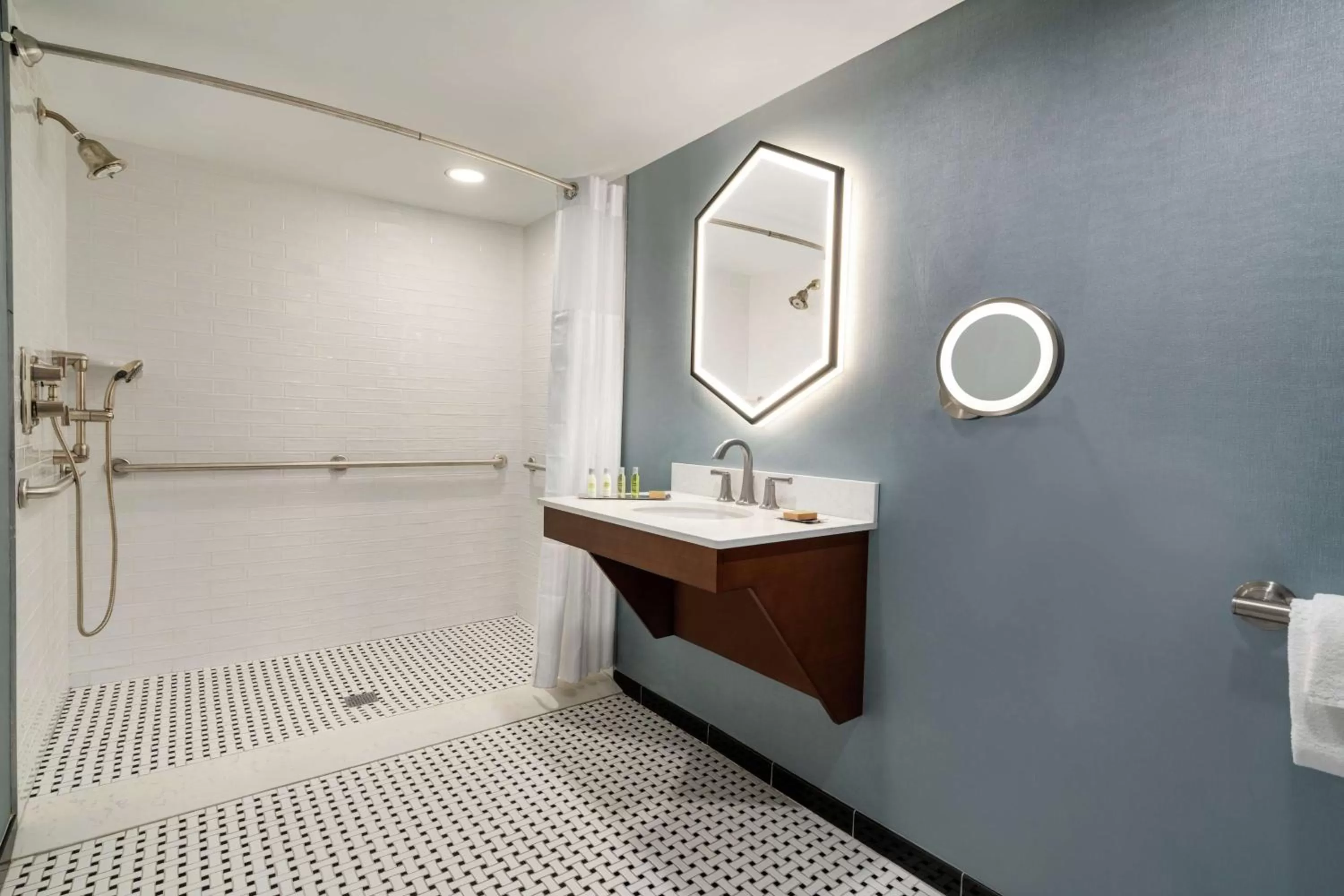 Bathroom in DoubleTree by Hilton Ocean City Oceanfront