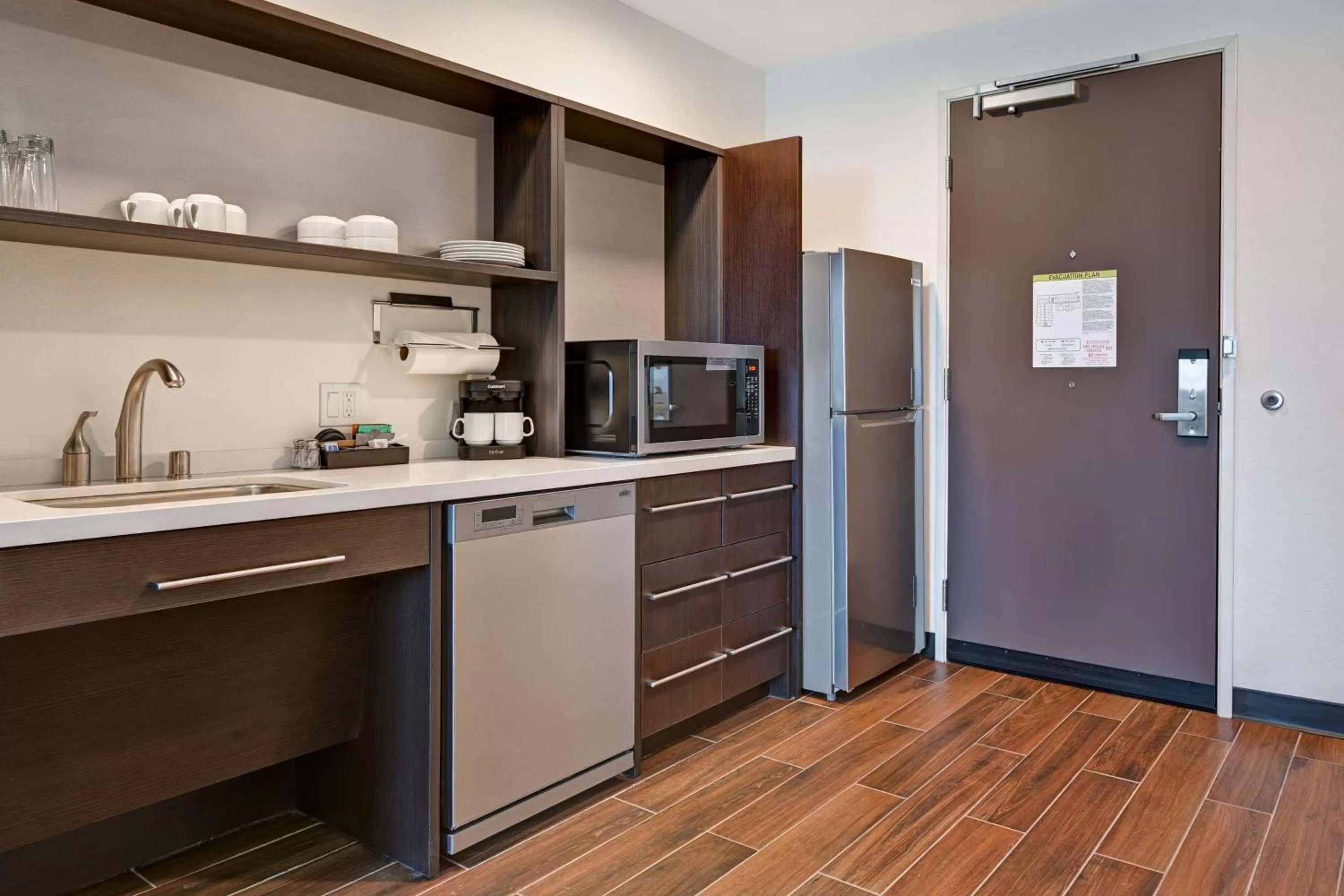 Kitchen or kitchenette in Home2 Suites By Hilton Atascadero, Ca