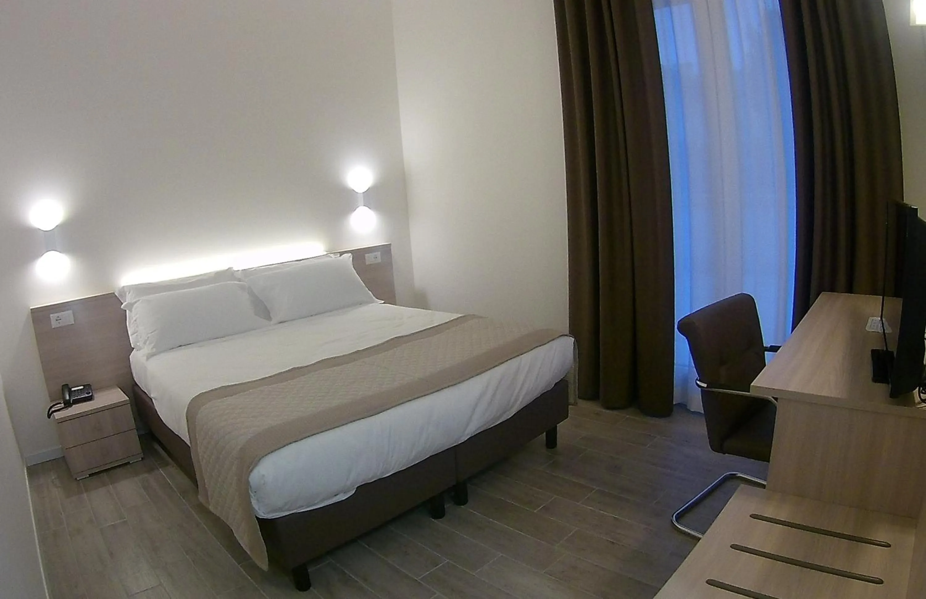 Bedroom, Bed in Hotel Nuova Mestre